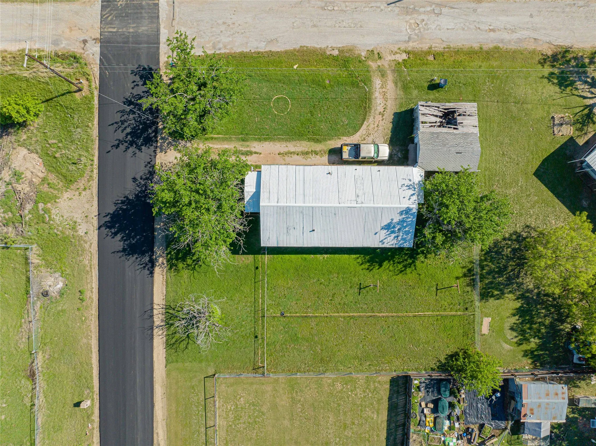 Single Family Residence For Sale in Stephens County , 701 N Shelton Street, Breckenridge, Texas 76424, 3 Bedroom, 1 Bathroom, 1 Garage spaces, 1,352 Sqft, built in 0, mls#21237175, Real Estate Agent in Breckenridge, Homes For Sale in Stephens county, Homes For Sale in Breckenridge, Realtor in Breckenridge Texas, Real Estate Brokerage Independent Realty Texas, Luminita Cordes Realtor