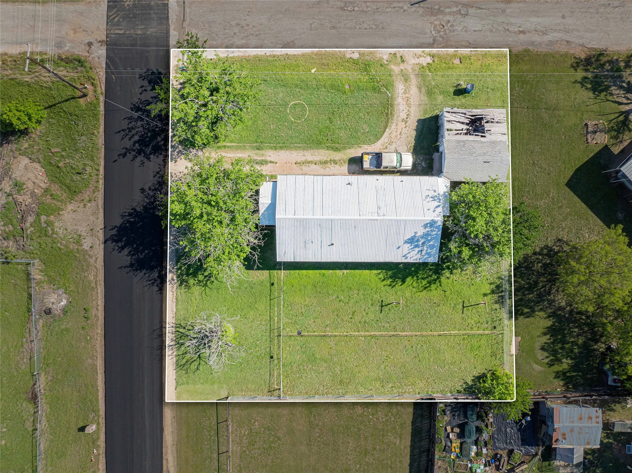 Single Family Residence For Sale in Stephens County , 701 N Shelton Street, Breckenridge, Texas 76424, 3 Bedroom, 1 Bathroom, 1 Garage spaces, 1,352 Sqft, built in 0, mls#21237175, Real Estate Agent in Breckenridge, Homes For Sale in Stephens county, Homes For Sale in Breckenridge, Realtor in Breckenridge Texas, Real Estate Brokerage Independent Realty Texas, Luminita Cordes Realtor