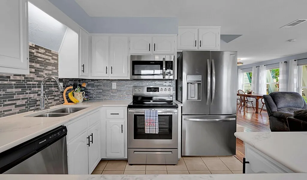 Single Family Residence For Sale in Hill County , 287 Canyon Drive, Whitney, Texas 76692, 3 Bedroom, 3 Bathroom, 2 Garage spaces, 2,880 Sqft, built in 0, mls#21237364, Real Estate Agent in Whitney, Homes For Sale in Hill county, Homes For Sale in Whitney, Realtor in Whitney Texas, Real Estate Brokerage Independent Realty Texas, Luminita Cordes Realtor