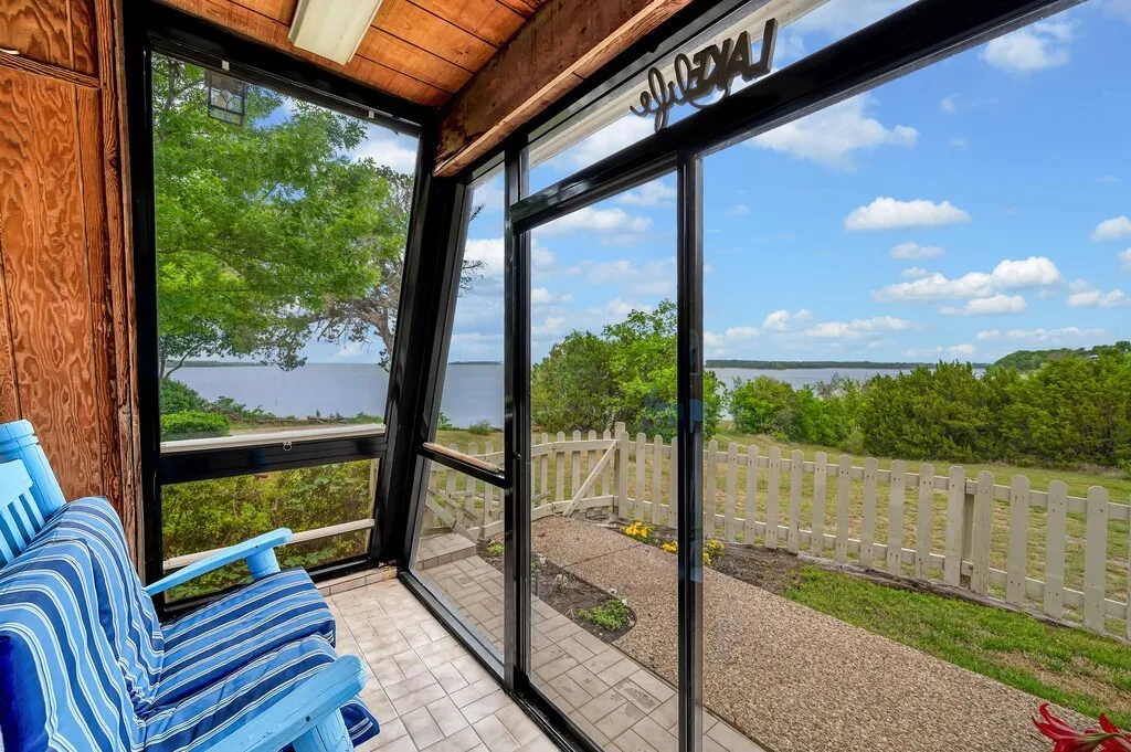 Single Family Residence For Sale in Hill County , 287 Canyon Drive, Whitney, Texas 76692, 3 Bedroom, 3 Bathroom, 2 Garage spaces, 2,880 Sqft, built in 0, mls#21237364, Real Estate Agent in Whitney, Homes For Sale in Hill county, Homes For Sale in Whitney, Realtor in Whitney Texas, Real Estate Brokerage Independent Realty Texas, Luminita Cordes Realtor