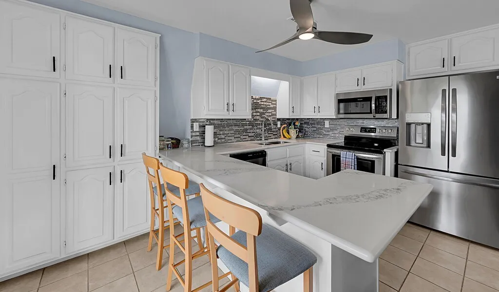 Single Family Residence For Sale in Hill County , 287 Canyon Drive, Whitney, Texas 76692, 3 Bedroom, 3 Bathroom, 2 Garage spaces, 2,880 Sqft, built in 0, mls#21237364, Real Estate Agent in Whitney, Homes For Sale in Hill county, Homes For Sale in Whitney, Realtor in Whitney Texas, Real Estate Brokerage Independent Realty Texas, Luminita Cordes Realtor