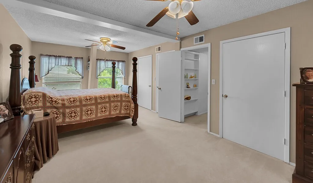 Single Family Residence For Sale in Hill County , 287 Canyon Drive, Whitney, Texas 76692, 3 Bedroom, 3 Bathroom, 2 Garage spaces, 2,880 Sqft, built in 0, mls#21237364, Real Estate Agent in Whitney, Homes For Sale in Hill county, Homes For Sale in Whitney, Realtor in Whitney Texas, Real Estate Brokerage Independent Realty Texas, Luminita Cordes Realtor