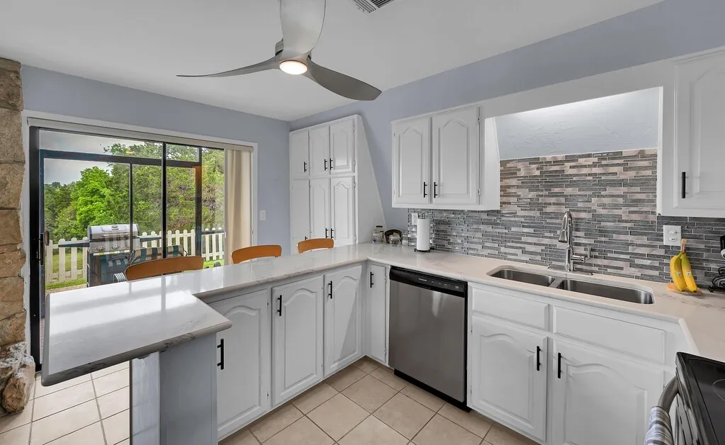 Single Family Residence For Sale in Hill County , 287 Canyon Drive, Whitney, Texas 76692, 3 Bedroom, 3 Bathroom, 2 Garage spaces, 2,880 Sqft, built in 0, mls#21237364, Real Estate Agent in Whitney, Homes For Sale in Hill county, Homes For Sale in Whitney, Realtor in Whitney Texas, Real Estate Brokerage Independent Realty Texas, Luminita Cordes Realtor