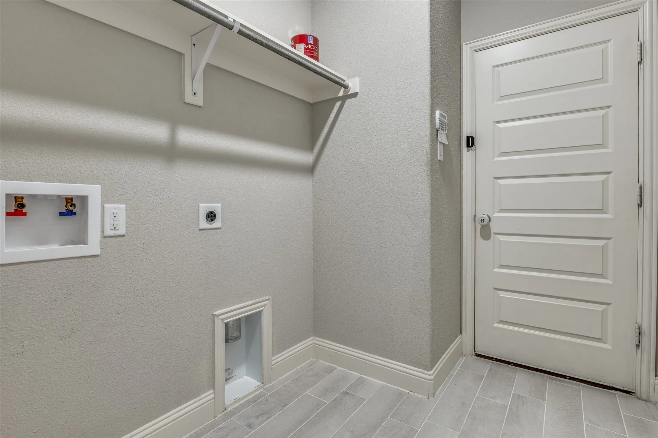 Single Family Residence For Sale in Ellis County , 6206 Horizon Drive, Midlothian, Texas 76065, 4 Bedroom, 2 Bathroom, 2 Garage spaces, 2,176 Sqft, built in 2021, mls#21233870, Real Estate Agent in Midlothian, Homes For Sale in Ellis county, Homes For Sale in Midlothian, Realtor in Midlothian Texas, Real Estate Brokerage Independent Realty Texas, Luminita Cordes Realtor