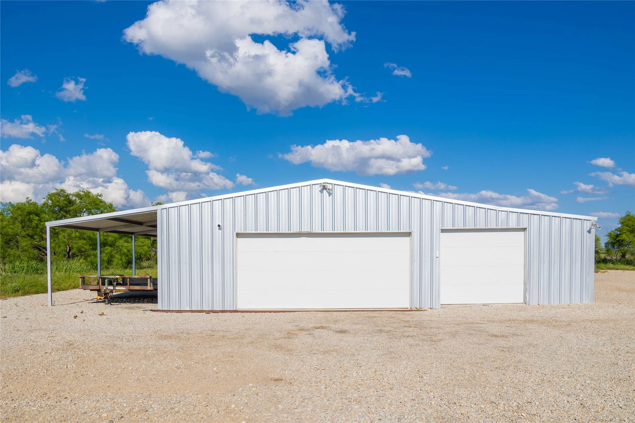 Single Family Residence For Sale in Coleman County , 970 County Road 256, Coleman, Texas 76834, 4 Bedrooms, 2 Bathrooms, 3 Garage spaces, 2,250 Sqft, built in 2017, Price $507,000, mls#21237475, Real Estate Agent in Coleman, Homes For Sale in Coleman county, Homes For Sale in Coleman, Realtor in Coleman Texas, Real Estate Brokerage Independent Realty Texas, Luminita Cordes Realtor