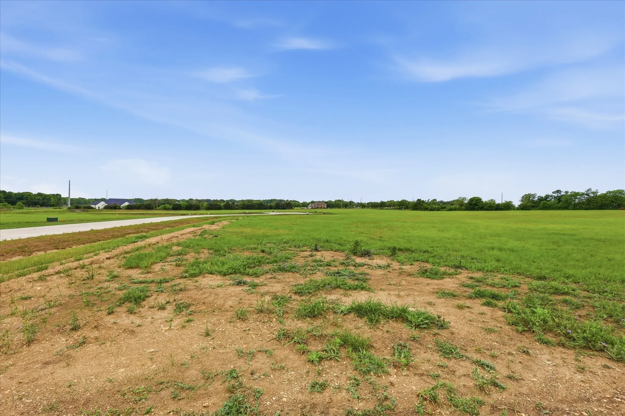 View of yard with a view of countryside