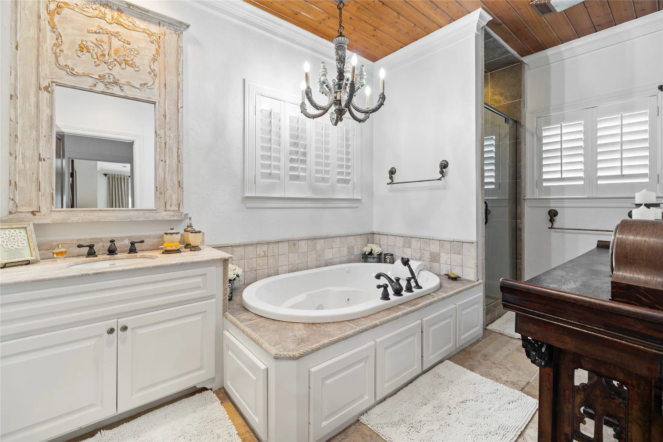 Single Family Residence For Sale in Marion County , 742 Private Road 7219, Jefferson, Texas 75657, 2 Bedroom, 4 Bathroom, Garage spaces, 2,358 Sqft, built in 2012, mls#21237530, Real Estate Agent in Jefferson, Homes For Sale in Marion county, Homes For Sale in Jefferson, Realtor in Jefferson Texas, Real Estate Brokerage Independent Realty Texas, Luminita Cordes Realtor