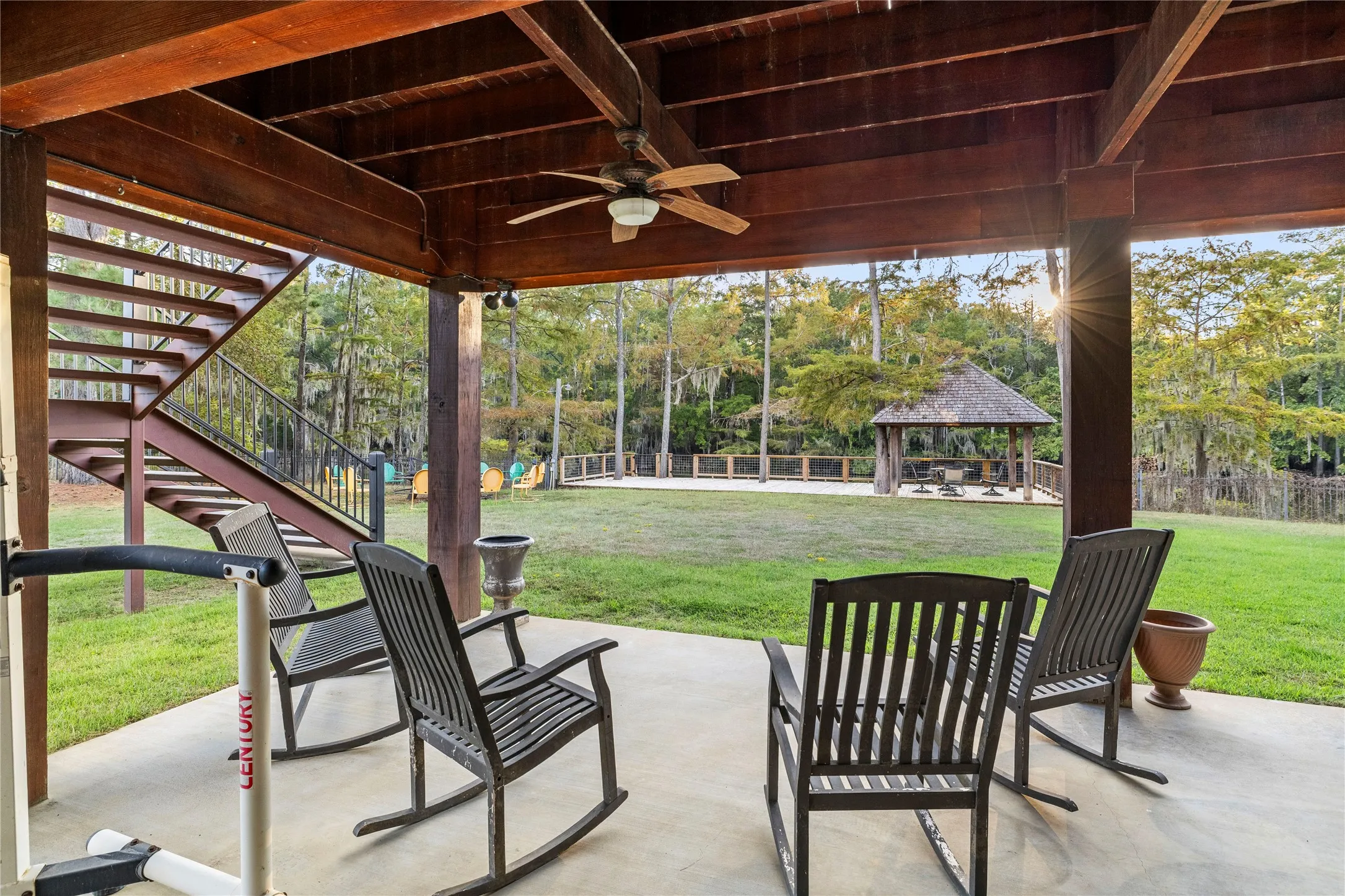 Single Family Residence For Sale in Marion County , 742 Private Road 7219, Jefferson, Texas 75657, 2 Bedroom, 4 Bathroom, Garage spaces, 2,358 Sqft, built in 2012, mls#21237530, Real Estate Agent in Jefferson, Homes For Sale in Marion county, Homes For Sale in Jefferson, Realtor in Jefferson Texas, Real Estate Brokerage Independent Realty Texas, Luminita Cordes Realtor