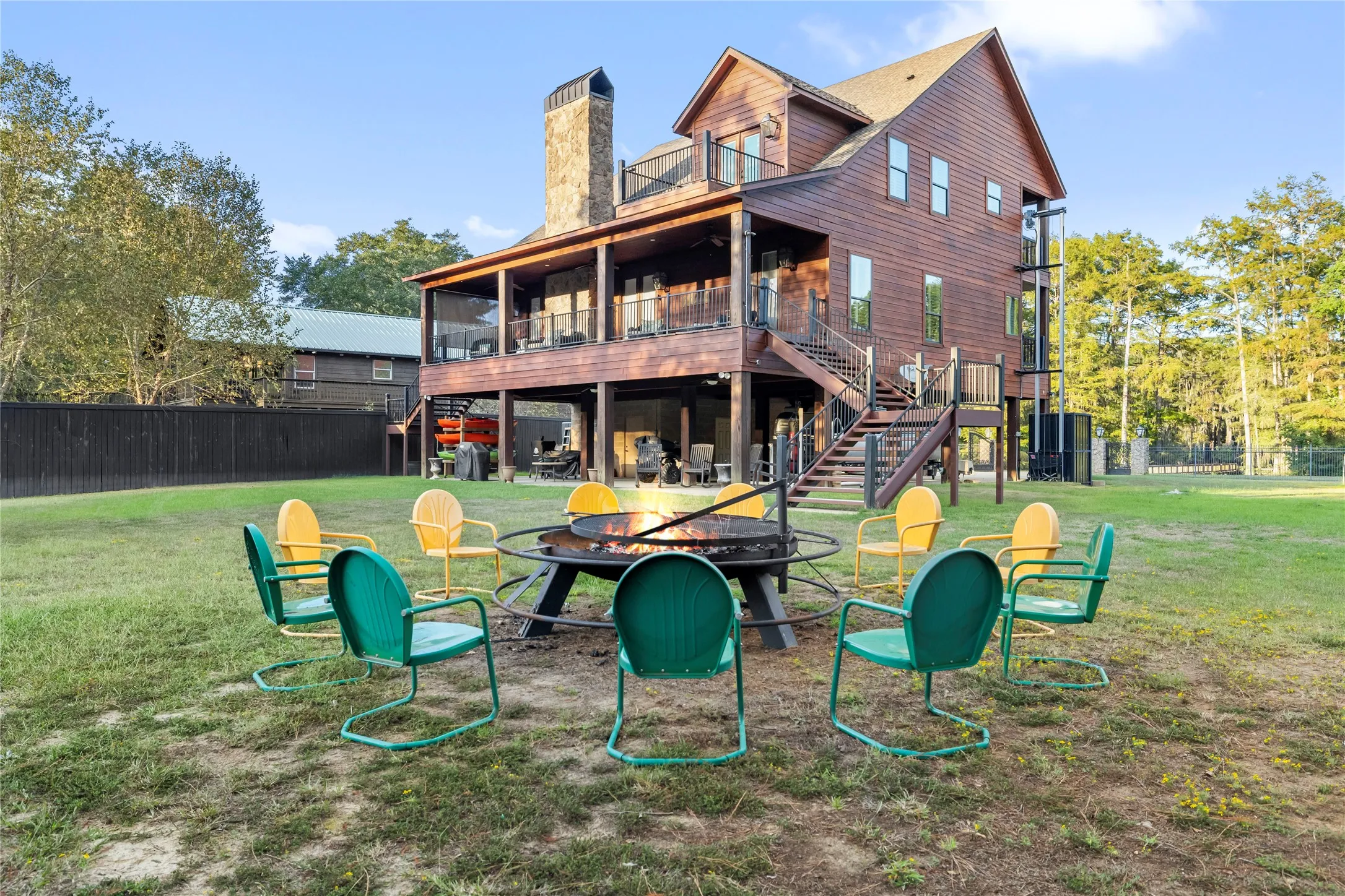 Single Family Residence For Sale in Marion County , 742 Private Road 7219, Jefferson, Texas 75657, 2 Bedroom, 4 Bathroom, Garage spaces, 2,358 Sqft, built in 2012, mls#21237530, Real Estate Agent in Jefferson, Homes For Sale in Marion county, Homes For Sale in Jefferson, Realtor in Jefferson Texas, Real Estate Brokerage Independent Realty Texas, Luminita Cordes Realtor