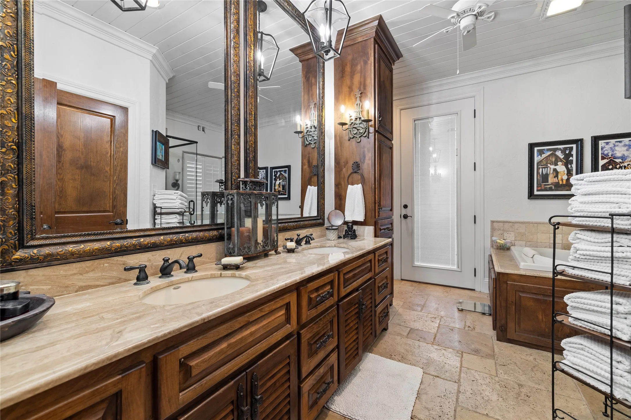 Single Family Residence For Sale in Marion County , 742 Private Road 7219, Jefferson, Texas 75657, 2 Bedroom, 4 Bathroom, Garage spaces, 2,358 Sqft, built in 2012, mls#21237530, Real Estate Agent in Jefferson, Homes For Sale in Marion county, Homes For Sale in Jefferson, Realtor in Jefferson Texas, Real Estate Brokerage Independent Realty Texas, Luminita Cordes Realtor
