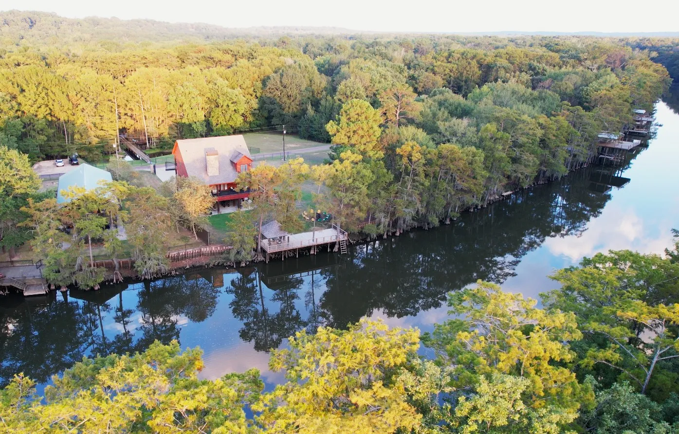 Single Family Residence For Sale in Marion County , 742 Private Road 7219, Jefferson, Texas 75657, 2 Bedroom, 4 Bathroom, Garage spaces, 2,358 Sqft, built in 2012, mls#21237530, Real Estate Agent in Jefferson, Homes For Sale in Marion county, Homes For Sale in Jefferson, Realtor in Jefferson Texas, Real Estate Brokerage Independent Realty Texas, Luminita Cordes Realtor
