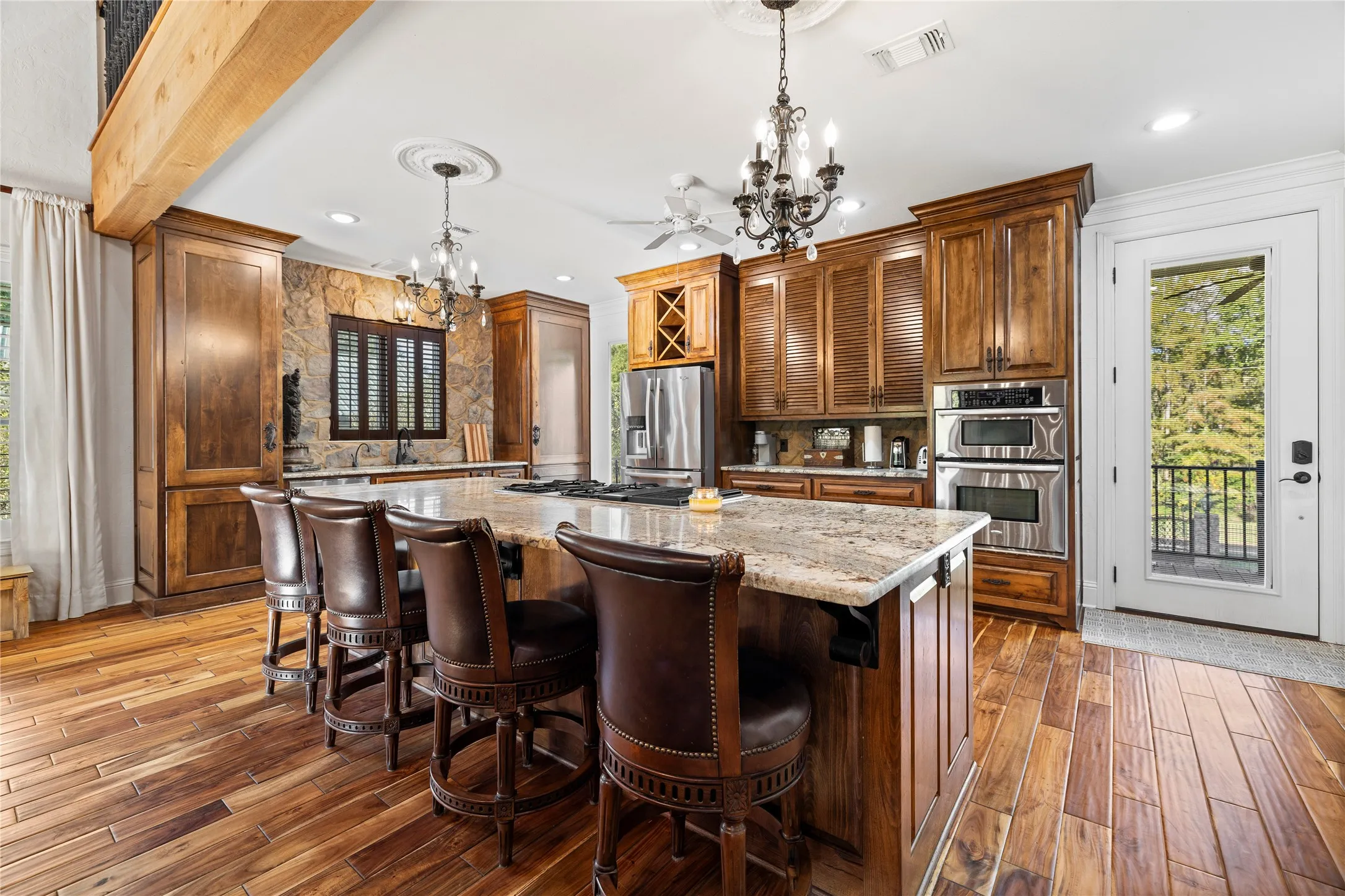 Single Family Residence For Sale in Marion County , 742 Private Road 7219, Jefferson, Texas 75657, 2 Bedroom, 4 Bathroom, Garage spaces, 2,358 Sqft, built in 2012, mls#21237530, Real Estate Agent in Jefferson, Homes For Sale in Marion county, Homes For Sale in Jefferson, Realtor in Jefferson Texas, Real Estate Brokerage Independent Realty Texas, Luminita Cordes Realtor