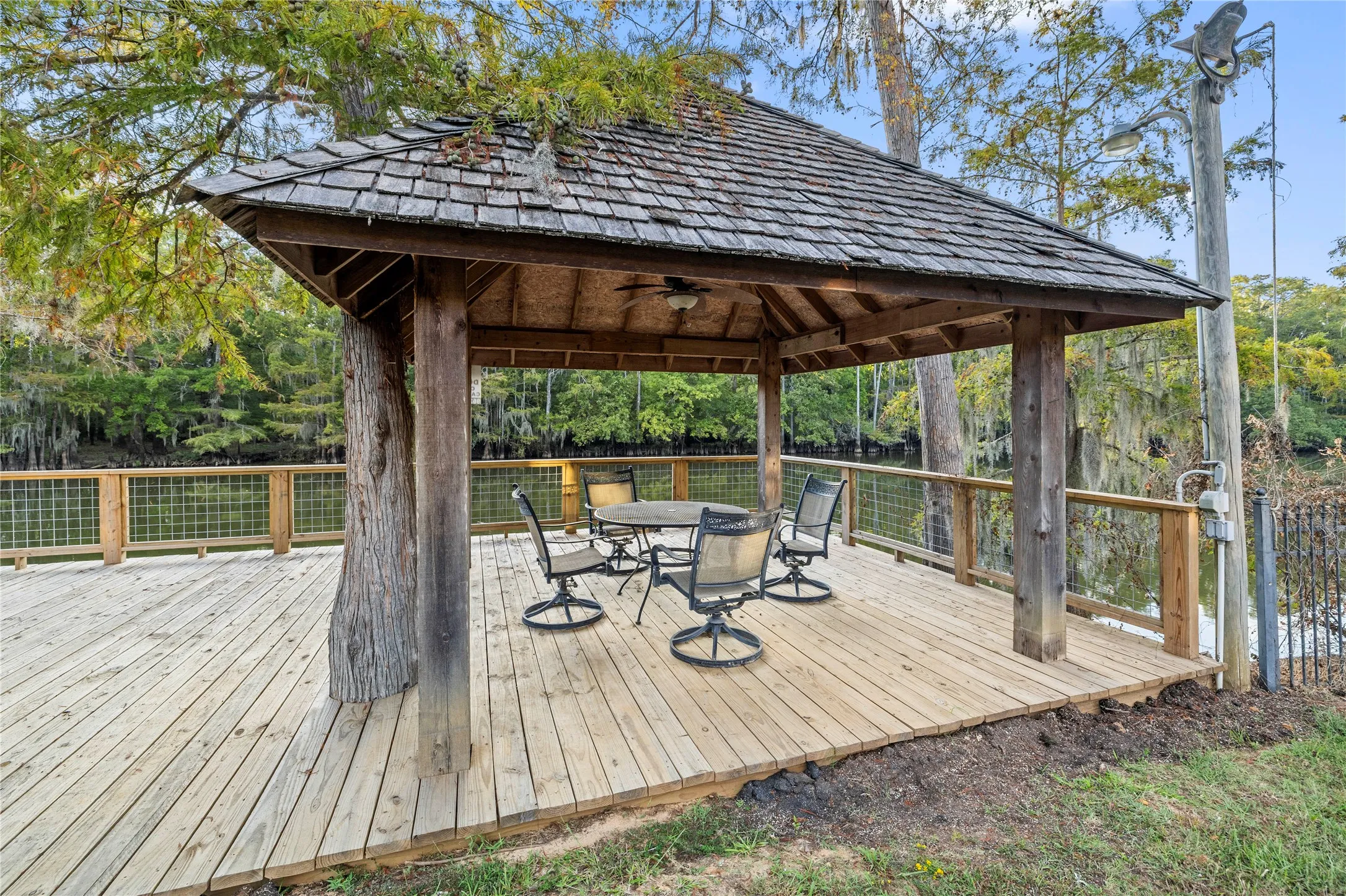 Single Family Residence For Sale in Marion County , 742 Private Road 7219, Jefferson, Texas 75657, 2 Bedroom, 4 Bathroom, Garage spaces, 2,358 Sqft, built in 2012, mls#21237530, Real Estate Agent in Jefferson, Homes For Sale in Marion county, Homes For Sale in Jefferson, Realtor in Jefferson Texas, Real Estate Brokerage Independent Realty Texas, Luminita Cordes Realtor