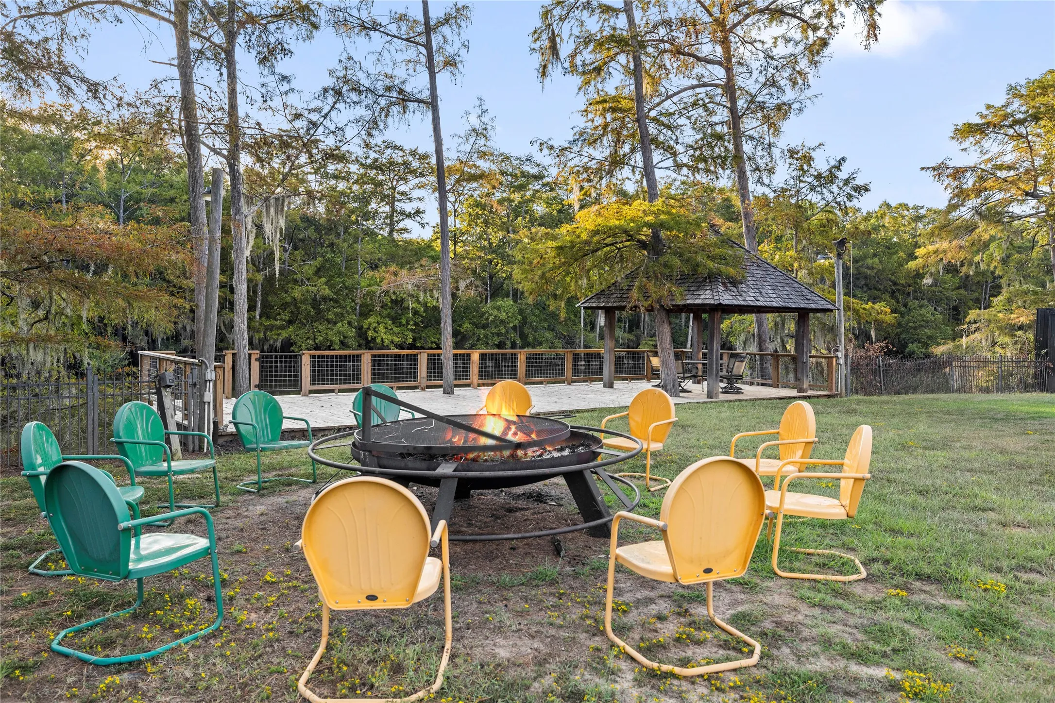 Single Family Residence For Sale in Marion County , 742 Private Road 7219, Jefferson, Texas 75657, 2 Bedroom, 4 Bathroom, Garage spaces, 2,358 Sqft, built in 2012, mls#21237530, Real Estate Agent in Jefferson, Homes For Sale in Marion county, Homes For Sale in Jefferson, Realtor in Jefferson Texas, Real Estate Brokerage Independent Realty Texas, Luminita Cordes Realtor