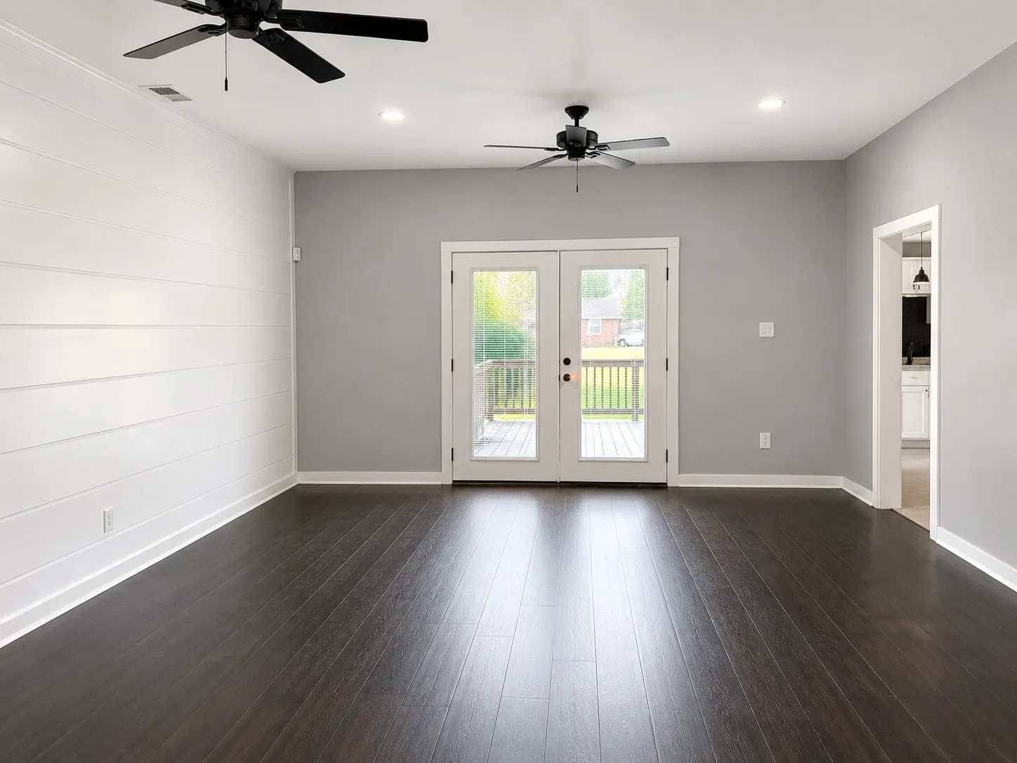 Single Family Residence For Sale in Johnson County , 202 4th Street, Joshua, Texas 76058, 3 Bedroom, 3 Bathroom, 2 Garage spaces, 2,104 Sqft, built in 1970, mls#21237558, Real Estate Agent in Joshua, Homes For Sale in Johnson county, Homes For Sale in Joshua, Realtor in Joshua Texas, Real Estate Brokerage Independent Realty Texas, Luminita Cordes Realtor