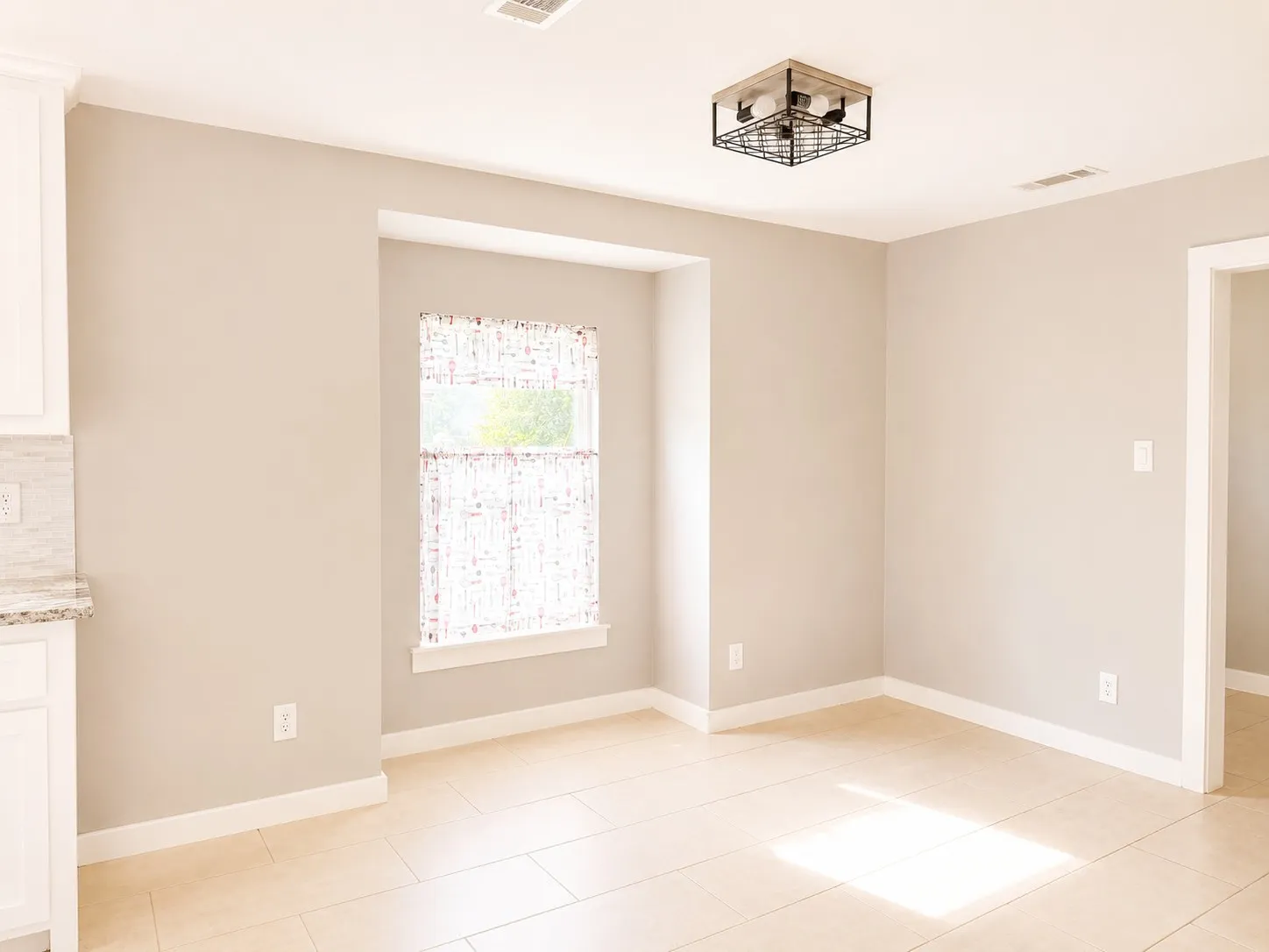Single Family Residence For Sale in Johnson County , 202 4th Street, Joshua, Texas 76058, 3 Bedroom, 3 Bathroom, 2 Garage spaces, 2,104 Sqft, built in 1970, mls#21237558, Real Estate Agent in Joshua, Homes For Sale in Johnson county, Homes For Sale in Joshua, Realtor in Joshua Texas, Real Estate Brokerage Independent Realty Texas, Luminita Cordes Realtor