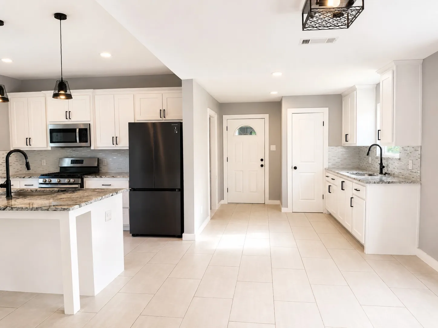 Single Family Residence For Sale in Johnson County , 202 4th Street, Joshua, Texas 76058, 3 Bedroom, 3 Bathroom, 2 Garage spaces, 2,104 Sqft, built in 1970, mls#21237558, Real Estate Agent in Joshua, Homes For Sale in Johnson county, Homes For Sale in Joshua, Realtor in Joshua Texas, Real Estate Brokerage Independent Realty Texas, Luminita Cordes Realtor