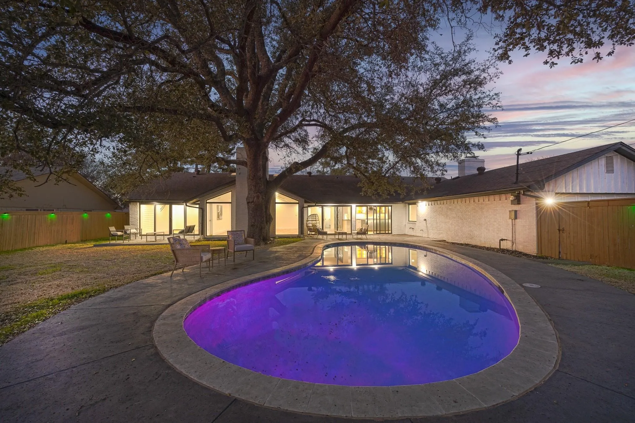 Single Family Residence For Sale in Dallas County , 4048 Allencrest Lane, Dallas, Texas 75244, 4 Bedroom, 3 Bathroom, 2 Garage spaces, 3,269 Sqft, built in 1967, mls#21208621, Real Estate Agent in Dallas, Homes For Sale in Dallas county, Homes For Sale in Dallas, Realtor in Dallas Texas, Real Estate Brokerage Independent Realty Texas, Luminita Cordes Realtor