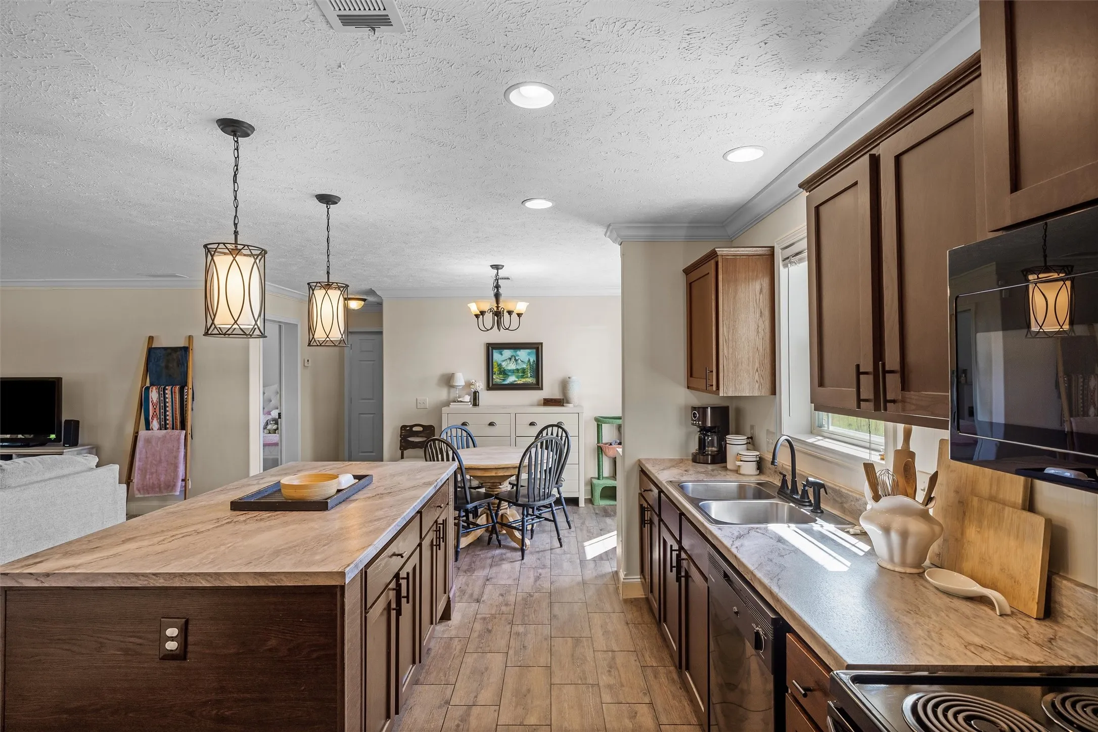 Single Family Residence For Sale in Wood County , 850 County Road 4740, Winnsboro, Texas 75494, 3 Bedrooms, 2 Bathrooms, Garage spaces, 1,620 Sqft, built in 2019, Preowned, Price $284,000, mls#21237636, Real Estate Agent in Winnsboro, Homes For Sale in Wood county, Homes For Sale in Winnsboro, Realtor in Winnsboro Texas, Real Estate Brokerage Independent Realty Texas, Luminita Cordes Realtor