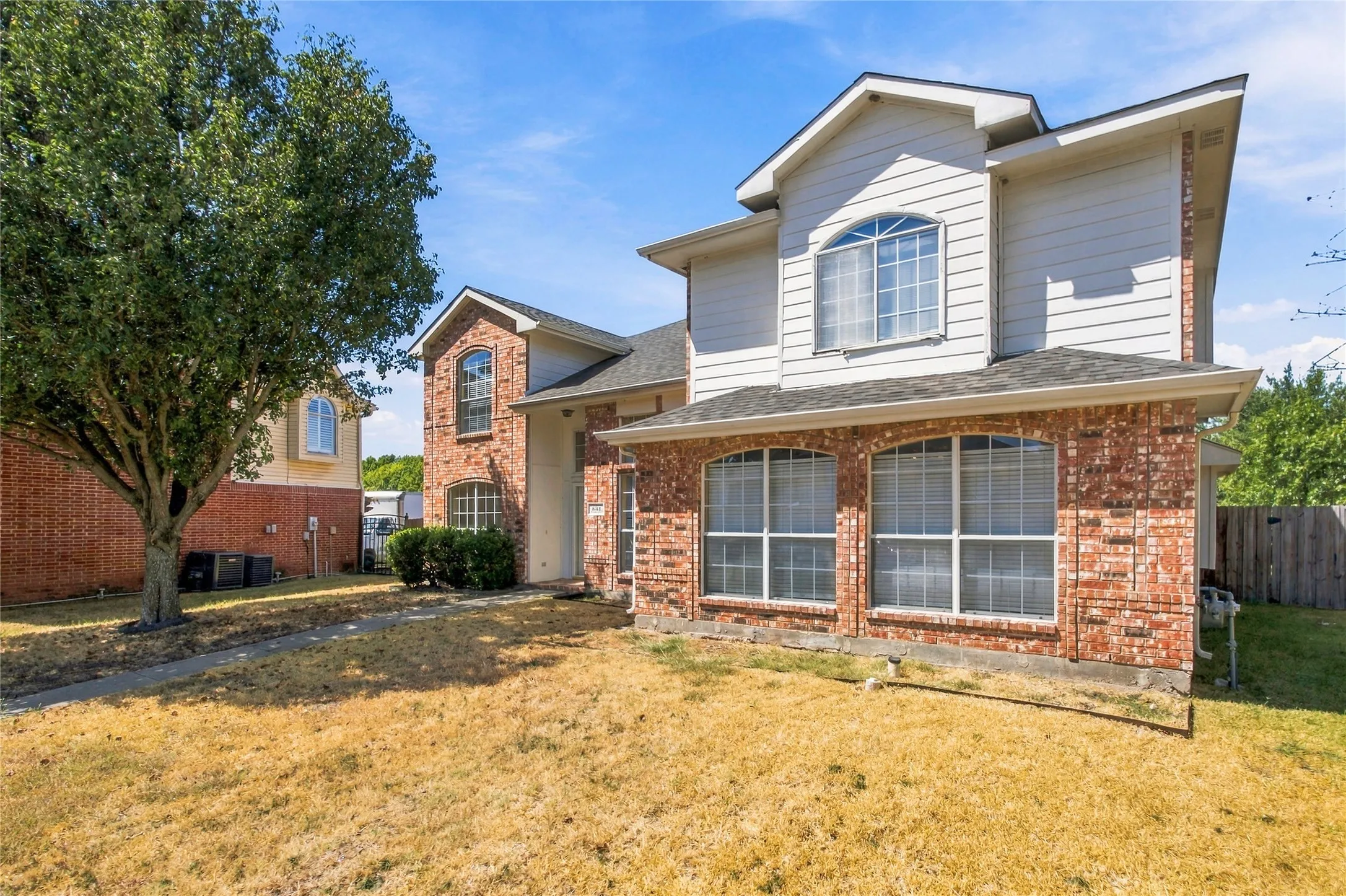 Single Family Residence For Sale in Dallas County , 531 Pecan Leaf Drive, Lancaster, Texas 75146, 5 Bedroom, 3 Bathroom, 2 Garage spaces, 3,643 Sqft, built in 2001, Preowned, mls#21237581, Real Estate Agent in Lancaster, Homes For Sale in Dallas county, Homes For Sale in Lancaster, Realtor in Lancaster Texas, Real Estate Brokerage Independent Realty Texas, Luminita Cordes Realtor
