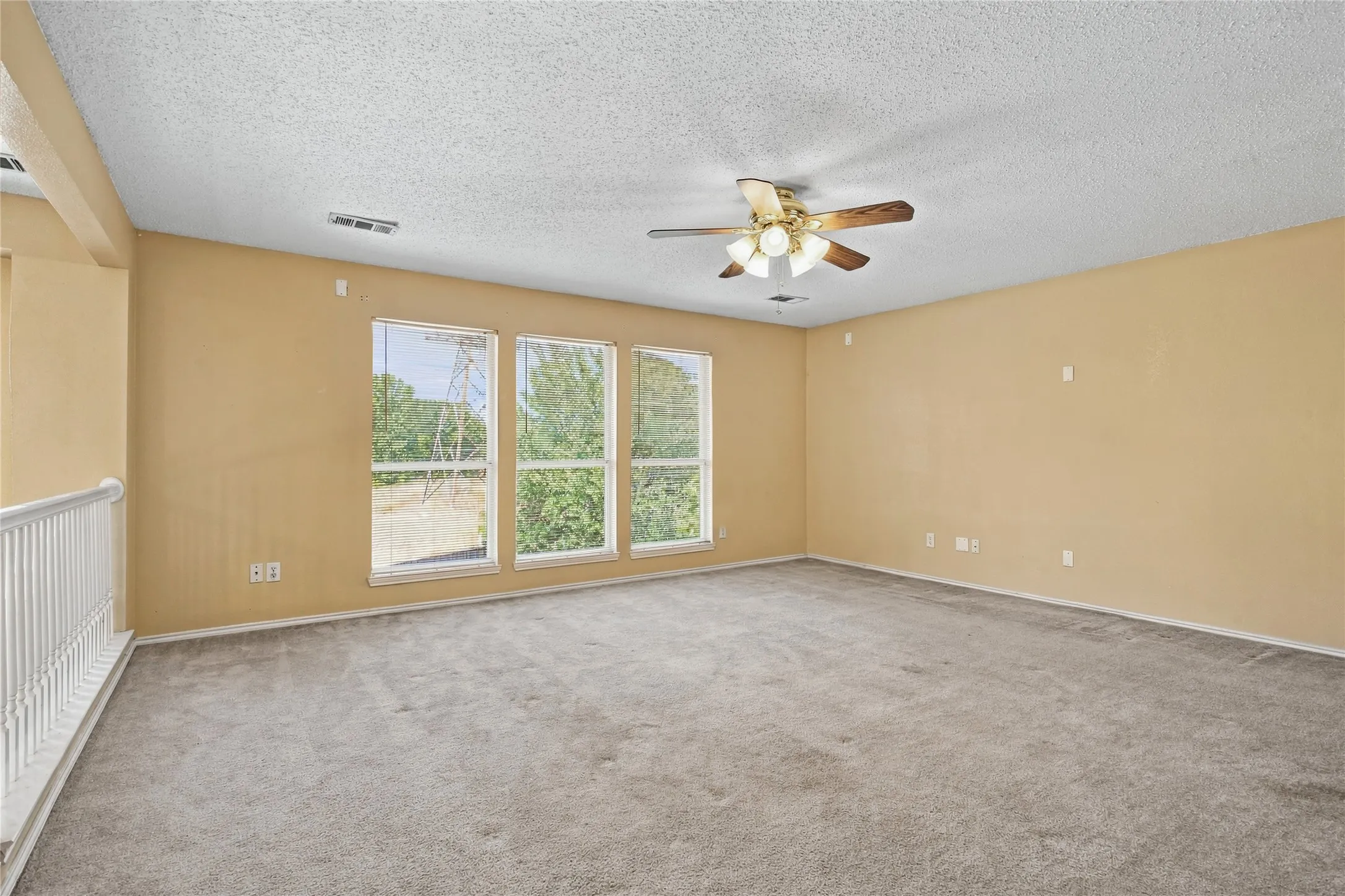 Single Family Residence For Sale in Dallas County , 531 Pecan Leaf Drive, Lancaster, Texas 75146, 5 Bedroom, 3 Bathroom, 2 Garage spaces, 3,643 Sqft, built in 2001, Preowned, mls#21237581, Real Estate Agent in Lancaster, Homes For Sale in Dallas county, Homes For Sale in Lancaster, Realtor in Lancaster Texas, Real Estate Brokerage Independent Realty Texas, Luminita Cordes Realtor
