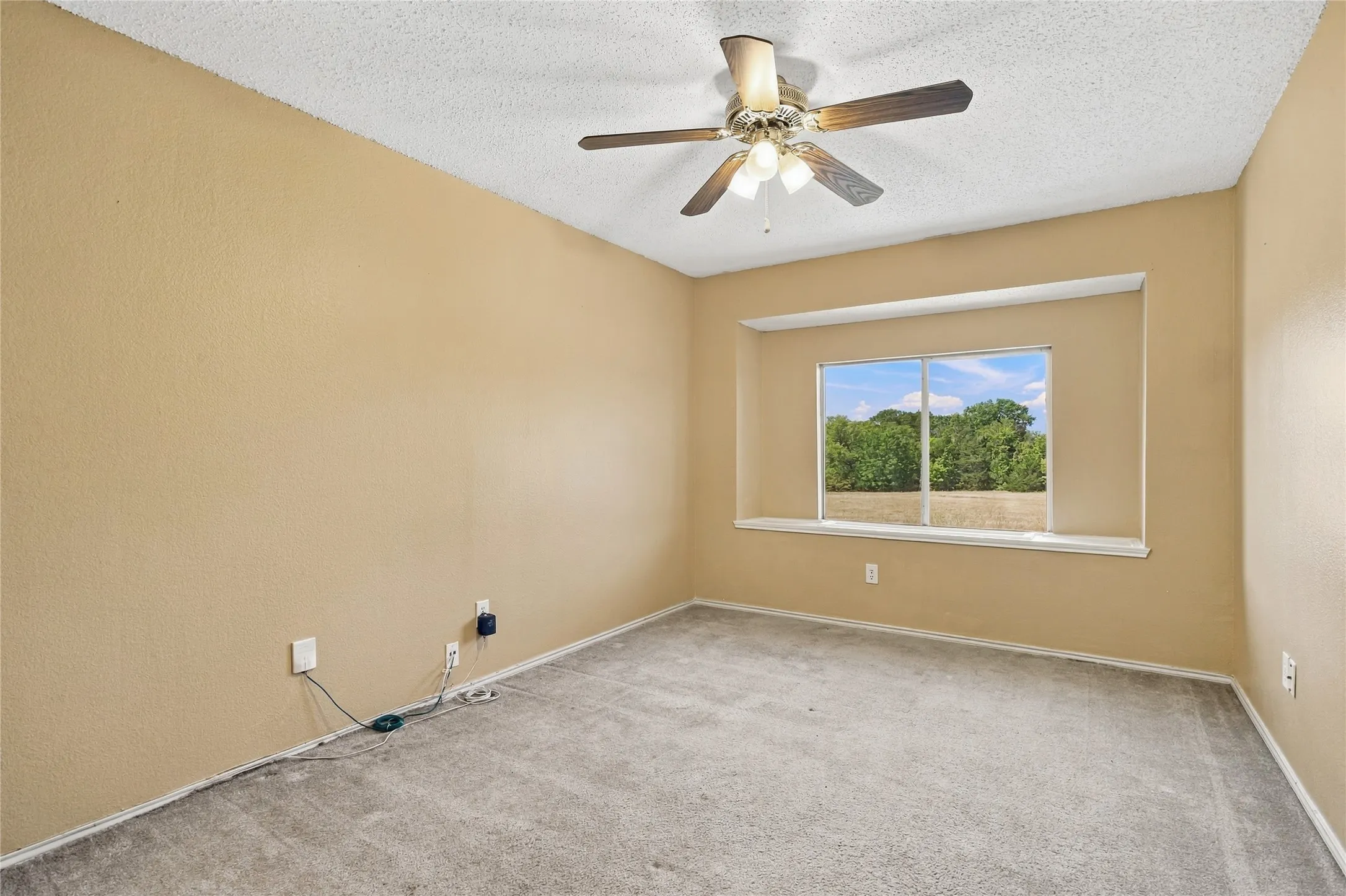 Single Family Residence For Sale in Dallas County , 531 Pecan Leaf Drive, Lancaster, Texas 75146, 5 Bedroom, 3 Bathroom, 2 Garage spaces, 3,643 Sqft, built in 2001, Preowned, mls#21237581, Real Estate Agent in Lancaster, Homes For Sale in Dallas county, Homes For Sale in Lancaster, Realtor in Lancaster Texas, Real Estate Brokerage Independent Realty Texas, Luminita Cordes Realtor