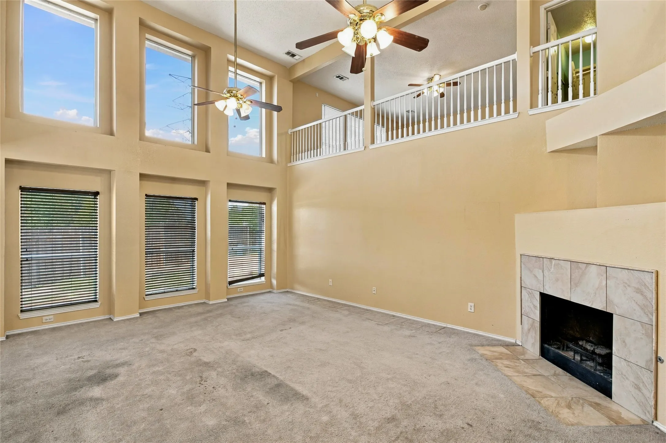 Single Family Residence For Sale in Dallas County , 531 Pecan Leaf Drive, Lancaster, Texas 75146, 5 Bedroom, 3 Bathroom, 2 Garage spaces, 3,643 Sqft, built in 2001, Preowned, mls#21237581, Real Estate Agent in Lancaster, Homes For Sale in Dallas county, Homes For Sale in Lancaster, Realtor in Lancaster Texas, Real Estate Brokerage Independent Realty Texas, Luminita Cordes Realtor