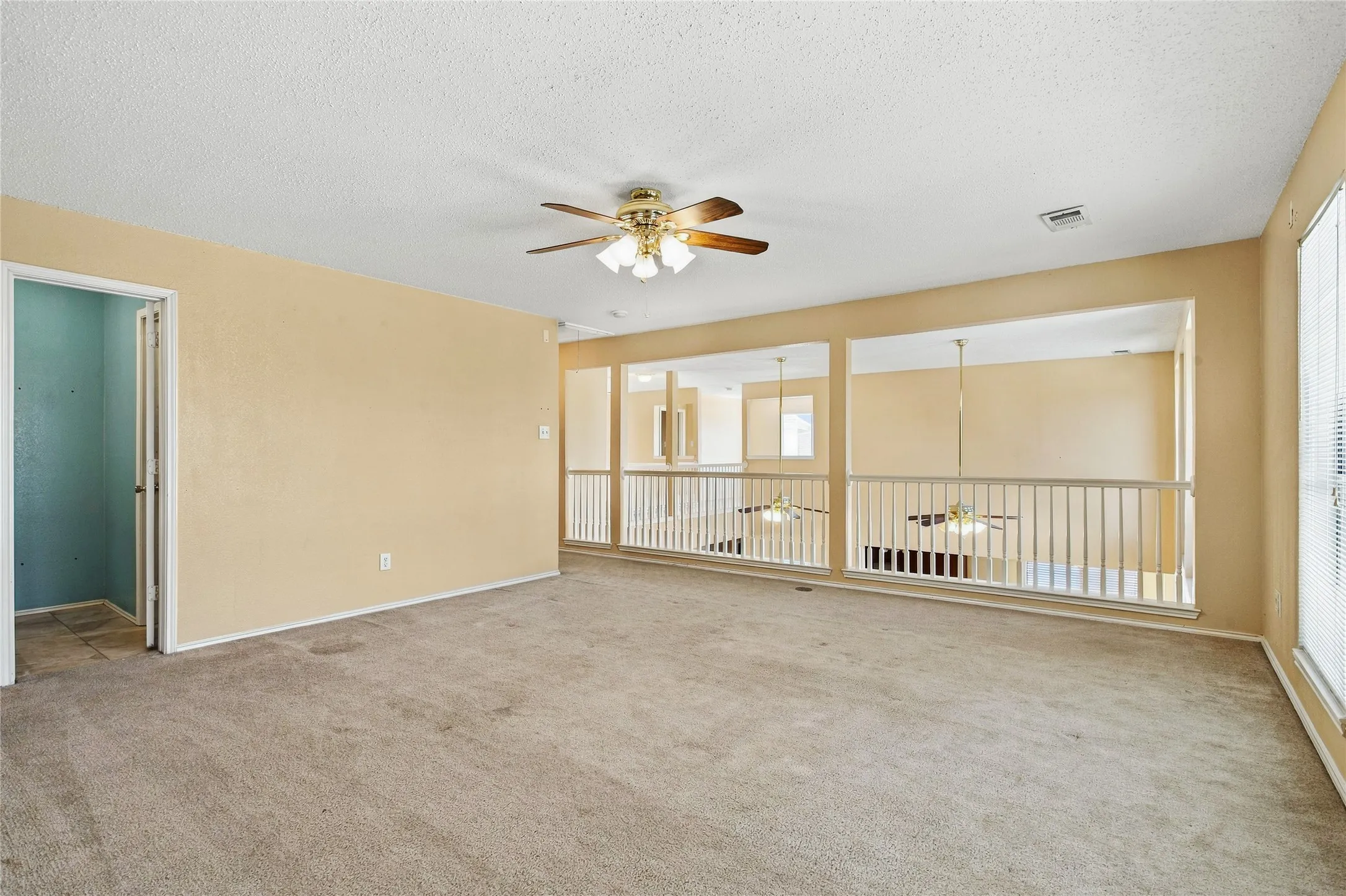 Single Family Residence For Sale in Dallas County , 531 Pecan Leaf Drive, Lancaster, Texas 75146, 5 Bedroom, 3 Bathroom, 2 Garage spaces, 3,643 Sqft, built in 2001, Preowned, mls#21237581, Real Estate Agent in Lancaster, Homes For Sale in Dallas county, Homes For Sale in Lancaster, Realtor in Lancaster Texas, Real Estate Brokerage Independent Realty Texas, Luminita Cordes Realtor