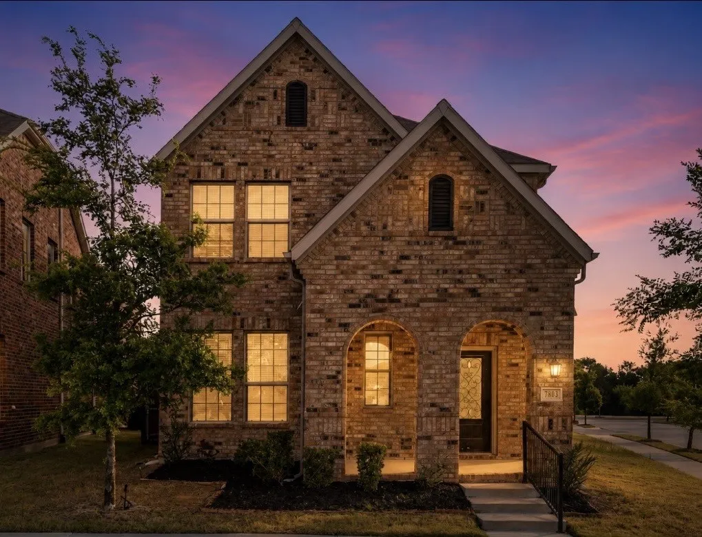 Single Family Residence For Sale in Dallas County , 7803 Norway Mews, Rowlett, Texas 75089, 4 Bedroom, 3 Bathroom, 2 Garage spaces, 2,461 Sqft, built in 2020, Preowned, mls#21235537, Real Estate Agent in Rowlett, Homes For Sale in Dallas county, Homes For Sale in Rowlett, Realtor in Rowlett Texas, Real Estate Brokerage Independent Realty Texas, Luminita Cordes Realtor