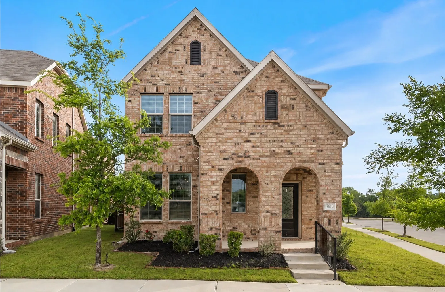Single Family Residence For Sale in Dallas County , 7803 Norway Mews, Rowlett, Texas 75089, 4 Bedroom, 3 Bathroom, 2 Garage spaces, 2,461 Sqft, built in 2020, Preowned, mls#21235537, Real Estate Agent in Rowlett, Homes For Sale in Dallas county, Homes For Sale in Rowlett, Realtor in Rowlett Texas, Real Estate Brokerage Independent Realty Texas, Luminita Cordes Realtor
