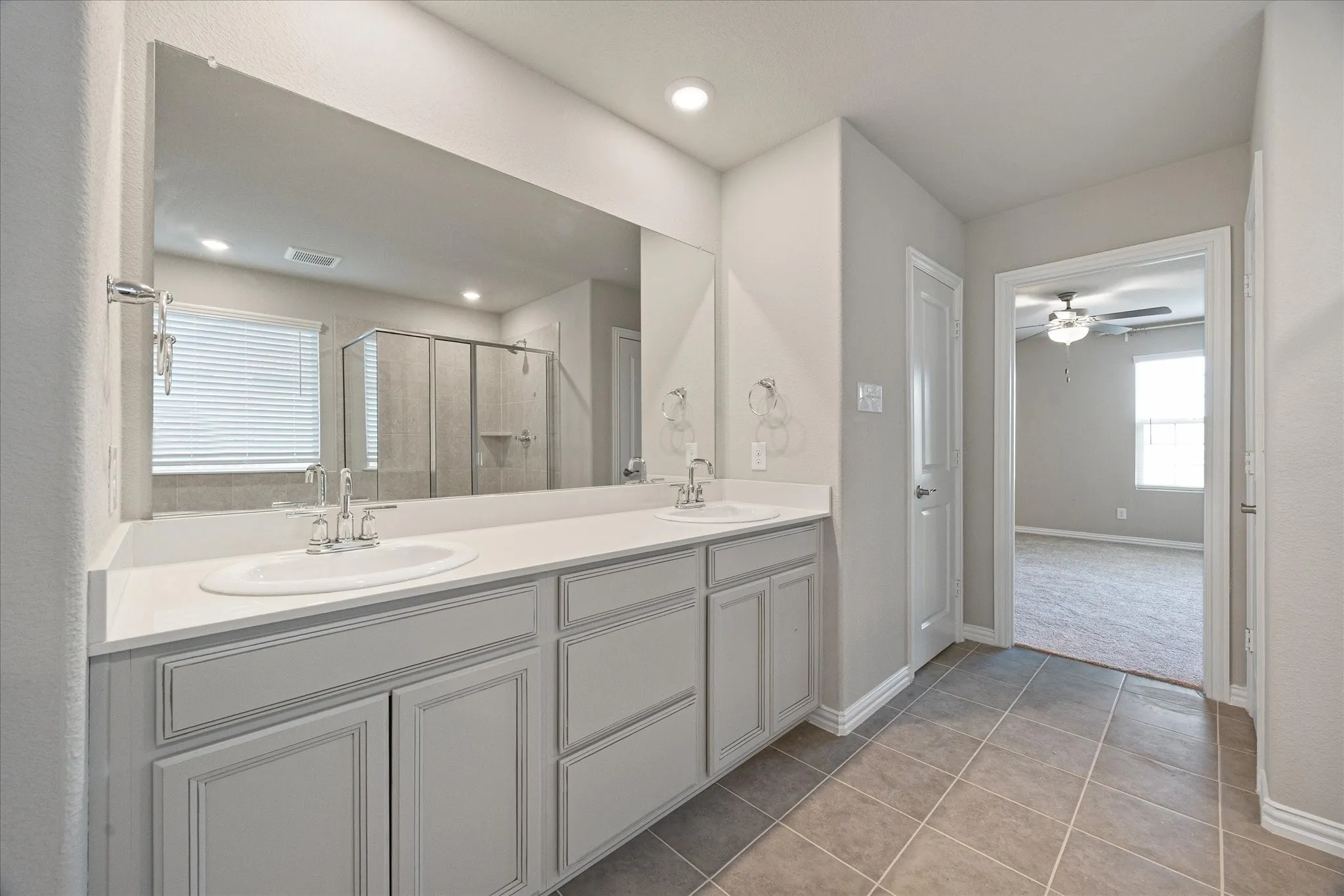 Large vanity with dual sinks.