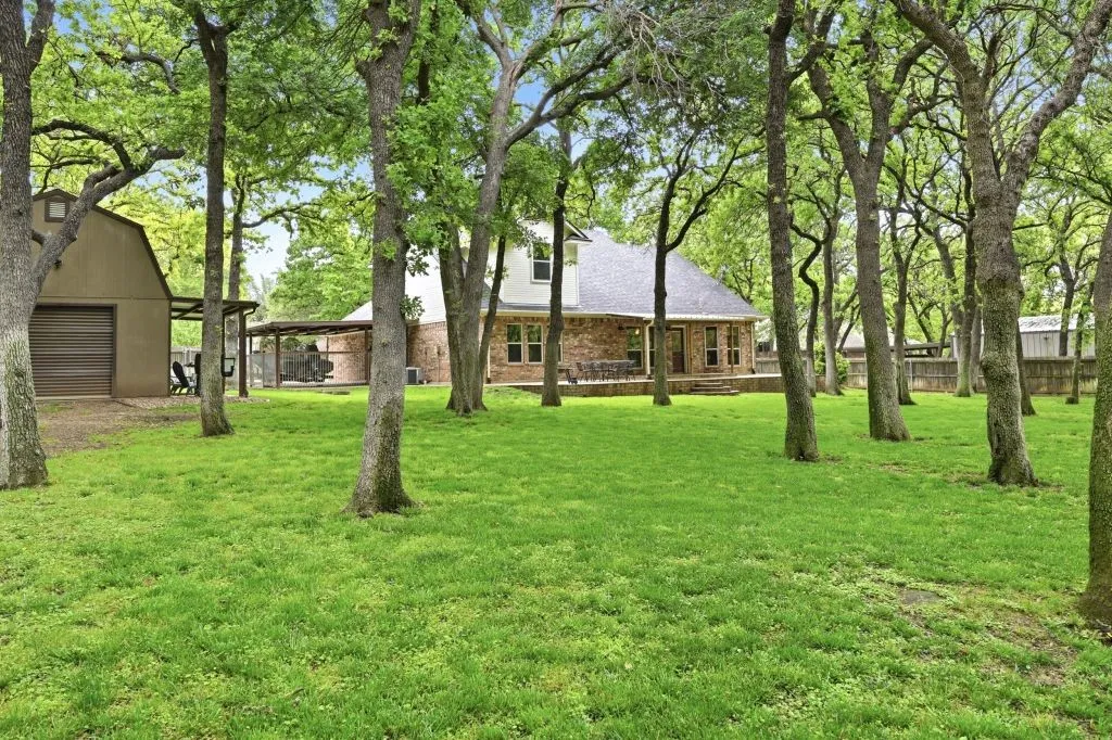 Single Family Residence For Sale in Parker County , 128 Southwinds Drive, Weatherford, Texas 76087, 4 Bedroom, 3 Bathroom, 2 Garage spaces, 2,302 Sqft, built in 2004, mls#21237551, Real Estate Agent in Weatherford, Homes For Sale in Parker county, Homes For Sale in Weatherford, Realtor in Weatherford Texas, Real Estate Brokerage Independent Realty Texas, Luminita Cordes Realtor