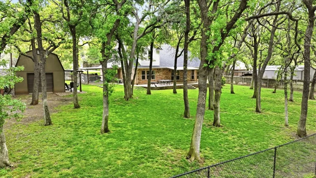 Single Family Residence For Sale in Parker County , 128 Southwinds Drive, Weatherford, Texas 76087, 4 Bedroom, 3 Bathroom, 2 Garage spaces, 2,302 Sqft, built in 2004, mls#21237551, Real Estate Agent in Weatherford, Homes For Sale in Parker county, Homes For Sale in Weatherford, Realtor in Weatherford Texas, Real Estate Brokerage Independent Realty Texas, Luminita Cordes Realtor