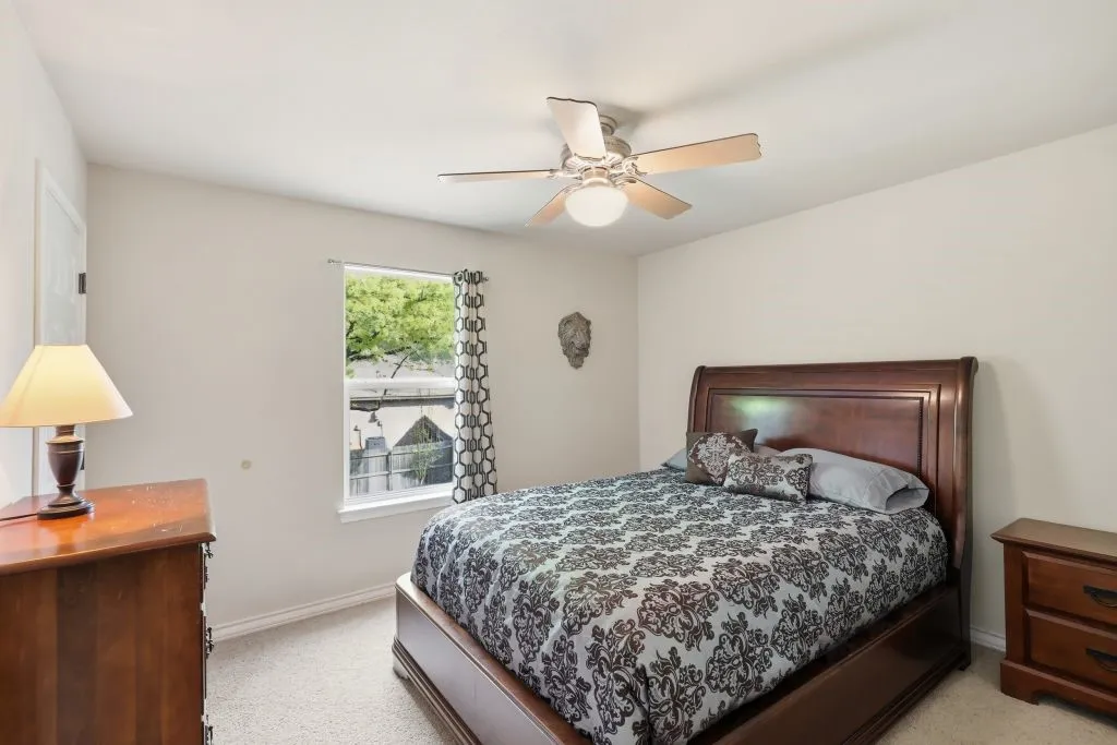 Single Family Residence For Sale in Parker County , 128 Southwinds Drive, Weatherford, Texas 76087, 4 Bedroom, 3 Bathroom, 2 Garage spaces, 2,302 Sqft, built in 2004, mls#21237551, Real Estate Agent in Weatherford, Homes For Sale in Parker county, Homes For Sale in Weatherford, Realtor in Weatherford Texas, Real Estate Brokerage Independent Realty Texas, Luminita Cordes Realtor