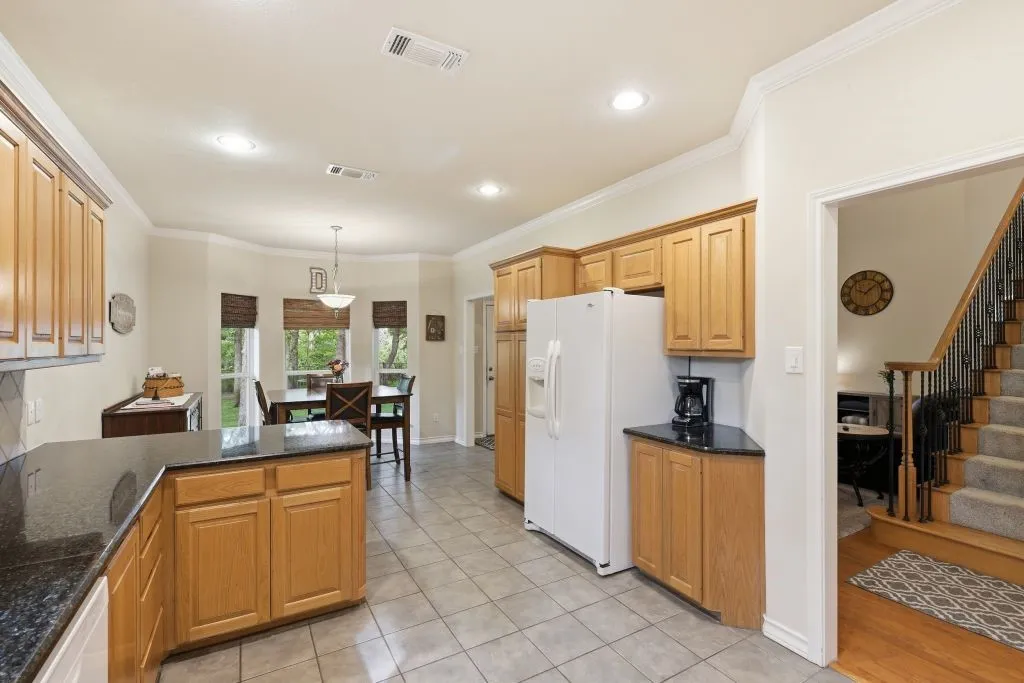 Single Family Residence For Sale in Parker County , 128 Southwinds Drive, Weatherford, Texas 76087, 4 Bedroom, 3 Bathroom, 2 Garage spaces, 2,302 Sqft, built in 2004, mls#21237551, Real Estate Agent in Weatherford, Homes For Sale in Parker county, Homes For Sale in Weatherford, Realtor in Weatherford Texas, Real Estate Brokerage Independent Realty Texas, Luminita Cordes Realtor