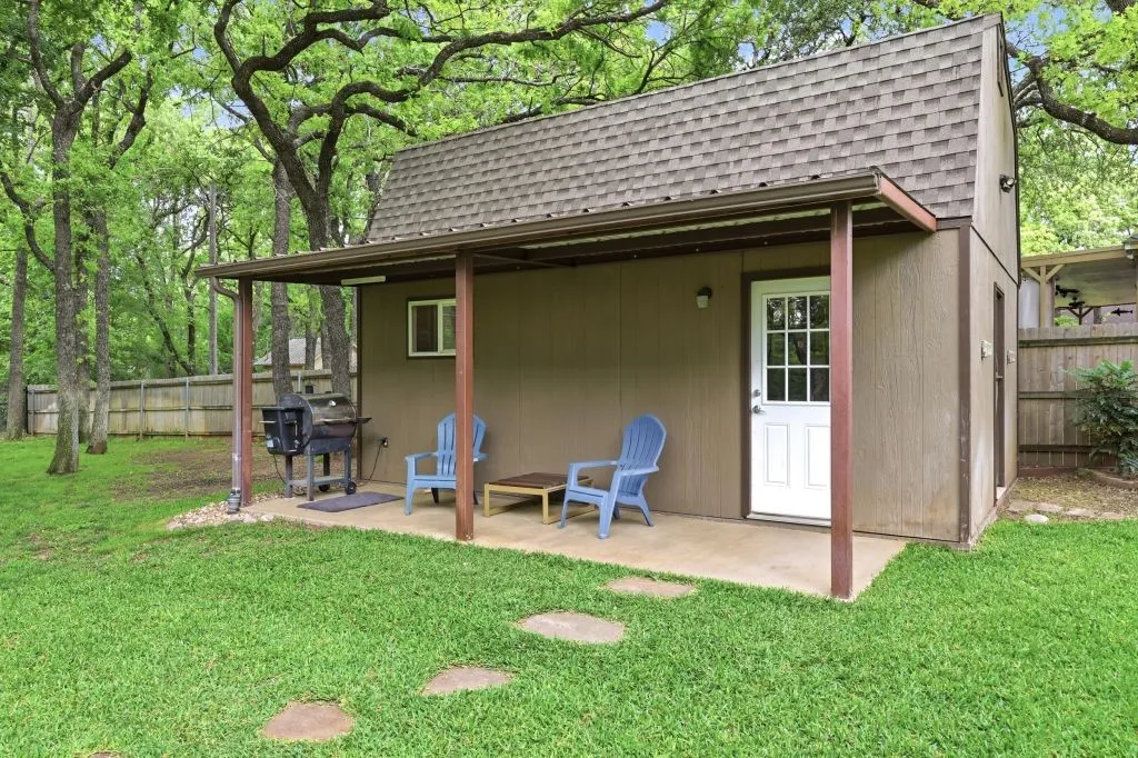 Single Family Residence For Sale in Parker County , 128 Southwinds Drive, Weatherford, Texas 76087, 4 Bedroom, 3 Bathroom, 2 Garage spaces, 2,302 Sqft, built in 2004, mls#21237551, Real Estate Agent in Weatherford, Homes For Sale in Parker county, Homes For Sale in Weatherford, Realtor in Weatherford Texas, Real Estate Brokerage Independent Realty Texas, Luminita Cordes Realtor