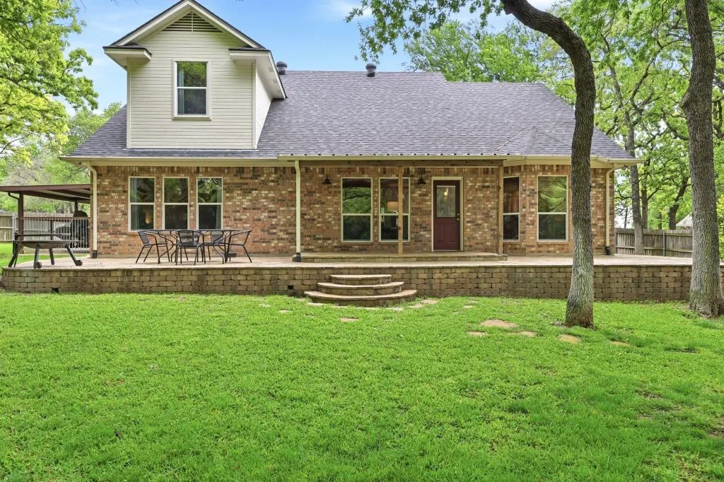 Single Family Residence For Sale in Parker County , 128 Southwinds Drive, Weatherford, Texas 76087, 4 Bedroom, 3 Bathroom, 2 Garage spaces, 2,302 Sqft, built in 2004, mls#21237551, Real Estate Agent in Weatherford, Homes For Sale in Parker county, Homes For Sale in Weatherford, Realtor in Weatherford Texas, Real Estate Brokerage Independent Realty Texas, Luminita Cordes Realtor