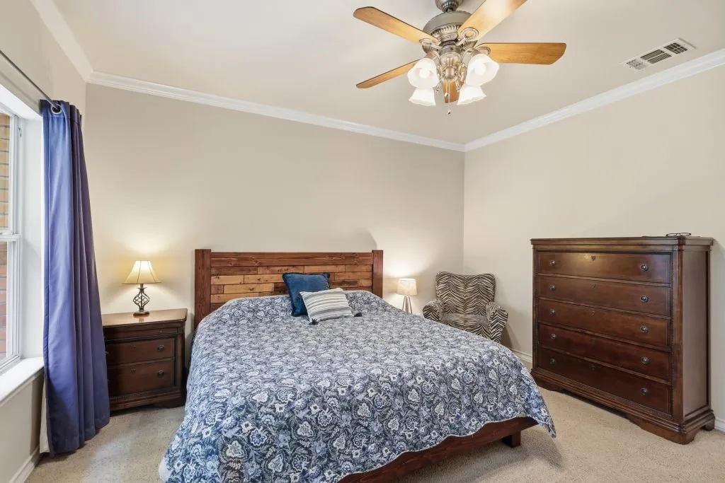Single Family Residence For Sale in Parker County , 128 Southwinds Drive, Weatherford, Texas 76087, 4 Bedroom, 3 Bathroom, 2 Garage spaces, 2,302 Sqft, built in 2004, mls#21237551, Real Estate Agent in Weatherford, Homes For Sale in Parker county, Homes For Sale in Weatherford, Realtor in Weatherford Texas, Real Estate Brokerage Independent Realty Texas, Luminita Cordes Realtor