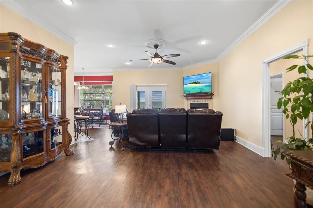Single Family Residence For Sale in Henderson County , 4789 Sunrise Drive, Chandler, Texas 75758, 4 Bedroom, 2 Bathroom, 2 Garage spaces, 2,163 Sqft, built in 2008, mls#21210638, Real Estate Agent in Chandler, Homes For Sale in Henderson county, Homes For Sale in Chandler, Realtor in Chandler Texas, Real Estate Brokerage Independent Realty Texas, Luminita Cordes Realtor
