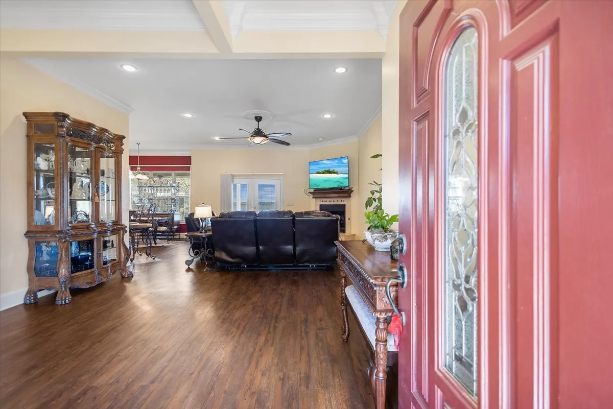 Single Family Residence For Sale in Henderson County , 4789 Sunrise Drive, Chandler, Texas 75758, 4 Bedroom, 2 Bathroom, 2 Garage spaces, 2,163 Sqft, built in 2008, mls#21210638, Real Estate Agent in Chandler, Homes For Sale in Henderson county, Homes For Sale in Chandler, Realtor in Chandler Texas, Real Estate Brokerage Independent Realty Texas, Luminita Cordes Realtor