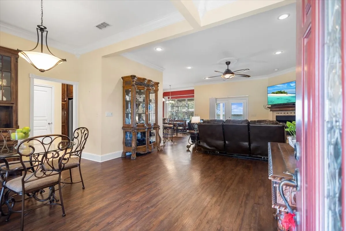 Single Family Residence For Sale in Henderson County , 4789 Sunrise Drive, Chandler, Texas 75758, 4 Bedroom, 2 Bathroom, 2 Garage spaces, 2,163 Sqft, built in 2008, mls#21210638, Real Estate Agent in Chandler, Homes For Sale in Henderson county, Homes For Sale in Chandler, Realtor in Chandler Texas, Real Estate Brokerage Independent Realty Texas, Luminita Cordes Realtor