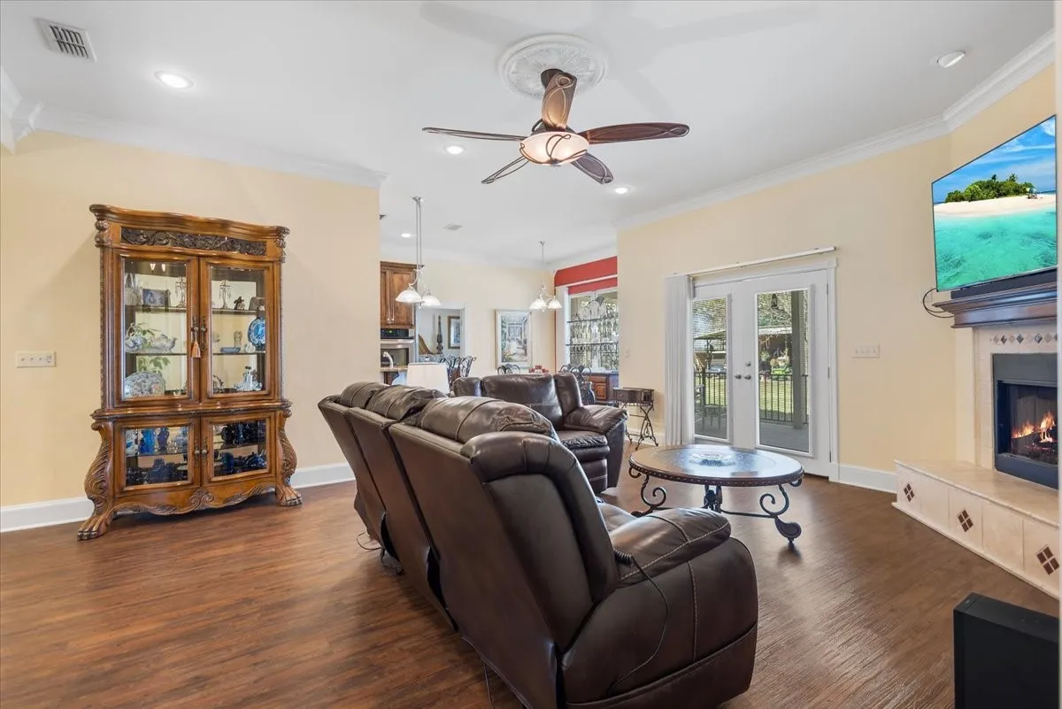 Single Family Residence For Sale in Henderson County , 4789 Sunrise Drive, Chandler, Texas 75758, 4 Bedroom, 2 Bathroom, 2 Garage spaces, 2,163 Sqft, built in 2008, mls#21210638, Real Estate Agent in Chandler, Homes For Sale in Henderson county, Homes For Sale in Chandler, Realtor in Chandler Texas, Real Estate Brokerage Independent Realty Texas, Luminita Cordes Realtor