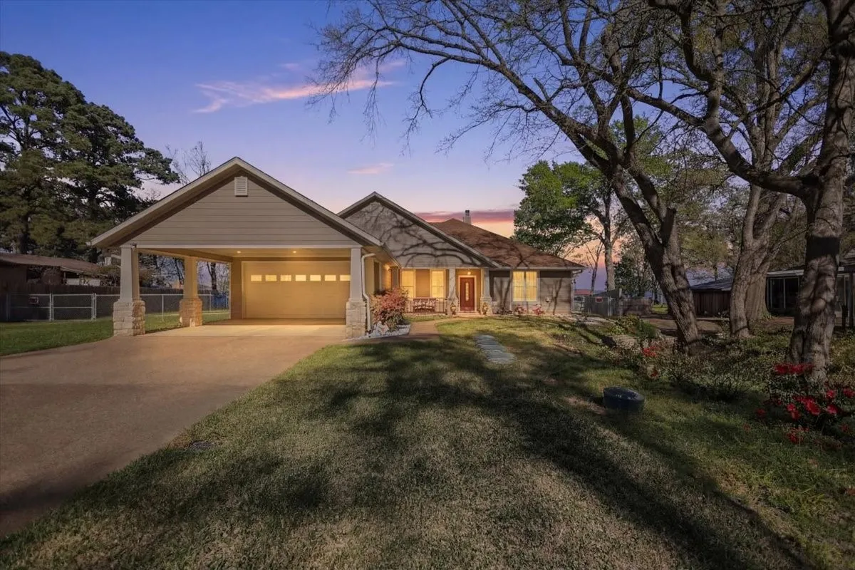Single Family Residence For Sale in Henderson County , 4789 Sunrise Drive, Chandler, Texas 75758, 4 Bedroom, 2 Bathroom, 2 Garage spaces, 2,163 Sqft, built in 2008, mls#21210638, Real Estate Agent in Chandler, Homes For Sale in Henderson county, Homes For Sale in Chandler, Realtor in Chandler Texas, Real Estate Brokerage Independent Realty Texas, Luminita Cordes Realtor