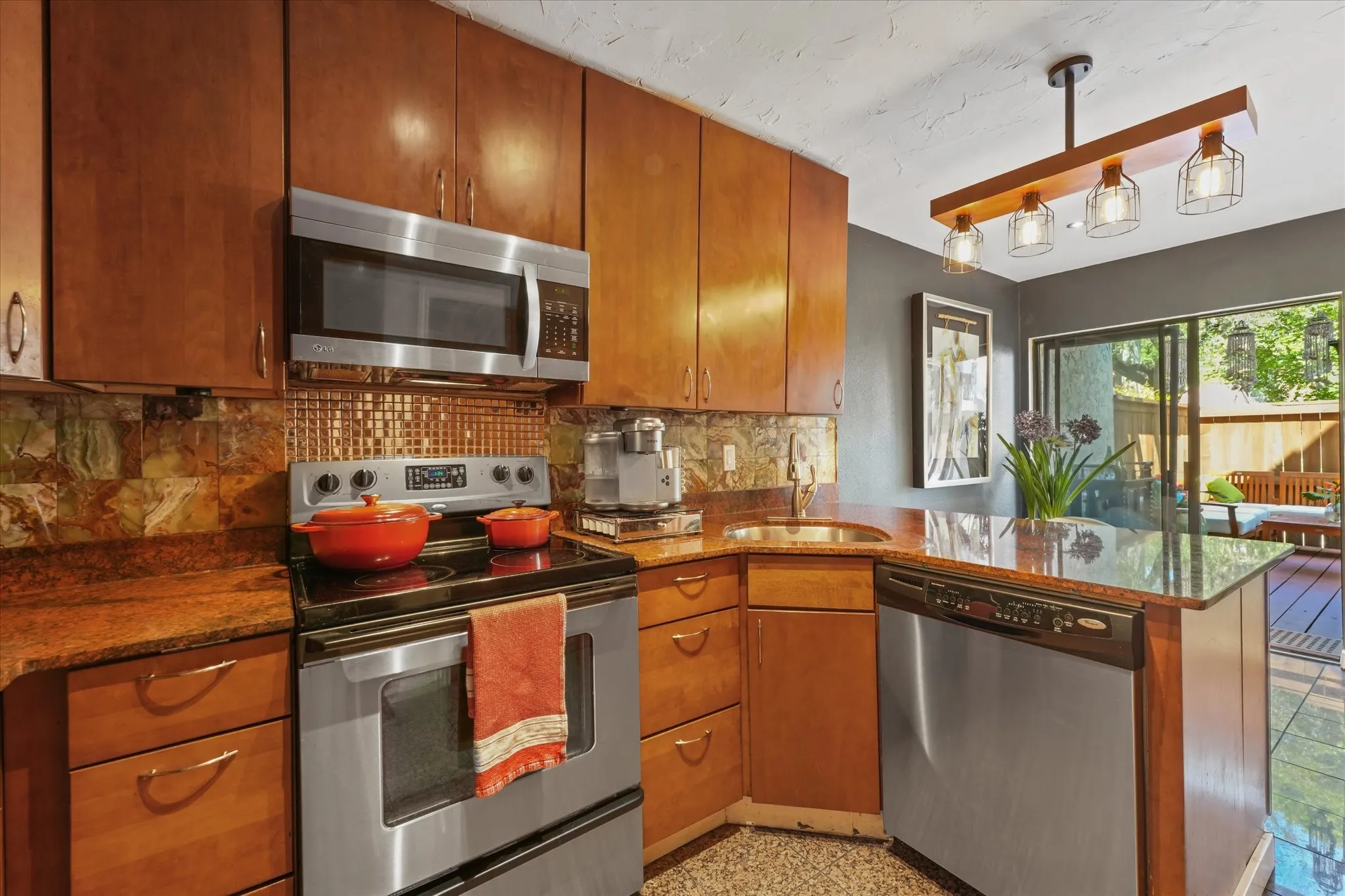 Condominium For Sale in Dallas County , 14151 Montfort Drive 347, Dallas, Texas 75254, 2 Bedroom, 2 Bathroom, Garage spaces, 1,336 Sqft, built in 1981, Preowned, mls#21235781, Real Estate Agent in Dallas, Homes For Sale in Dallas county, Homes For Sale in Dallas, Realtor in Dallas Texas, Real Estate Brokerage Independent Realty Texas, Luminita Cordes Realtor
