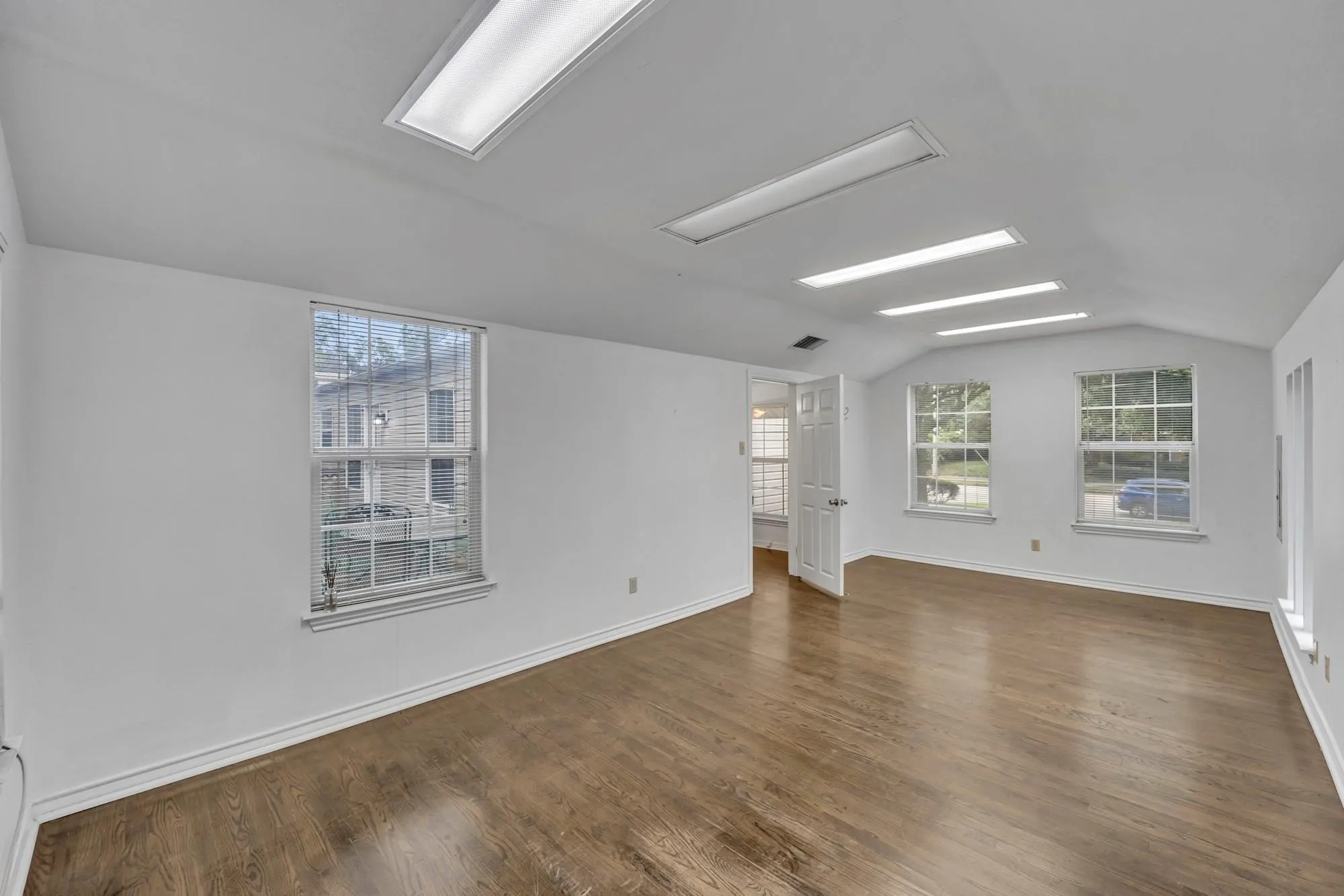 Office For Sale in Tarrant County , 1311/1313 W Abram Street, Arlington, Texas 76013, 0, 0, Garage spaces, 4,098 Sqft, built in 1938, Preowned, mls#21225542, Real Estate Agent in Arlington, Homes For Sale in Tarrant county, Homes For Sale in Arlington, Realtor in Arlington Texas, Real Estate Brokerage Independent Realty Texas, Luminita Cordes Realtor