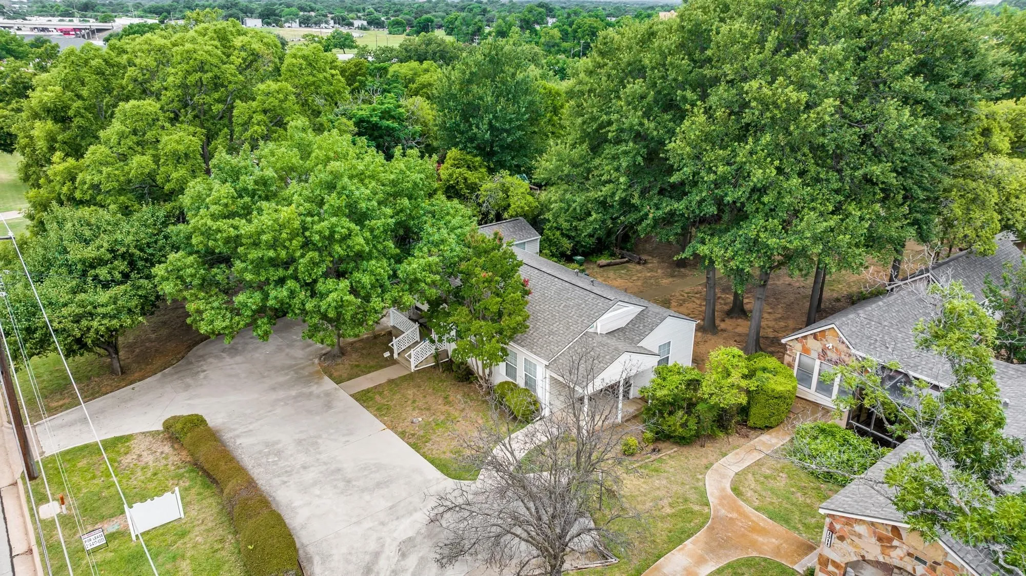 Office For Sale in Tarrant County , 1311/1313 W Abram Street, Arlington, Texas 76013, 0, 0, Garage spaces, 4,098 Sqft, built in 1938, Preowned, mls#21225542, Real Estate Agent in Arlington, Homes For Sale in Tarrant county, Homes For Sale in Arlington, Realtor in Arlington Texas, Real Estate Brokerage Independent Realty Texas, Luminita Cordes Realtor