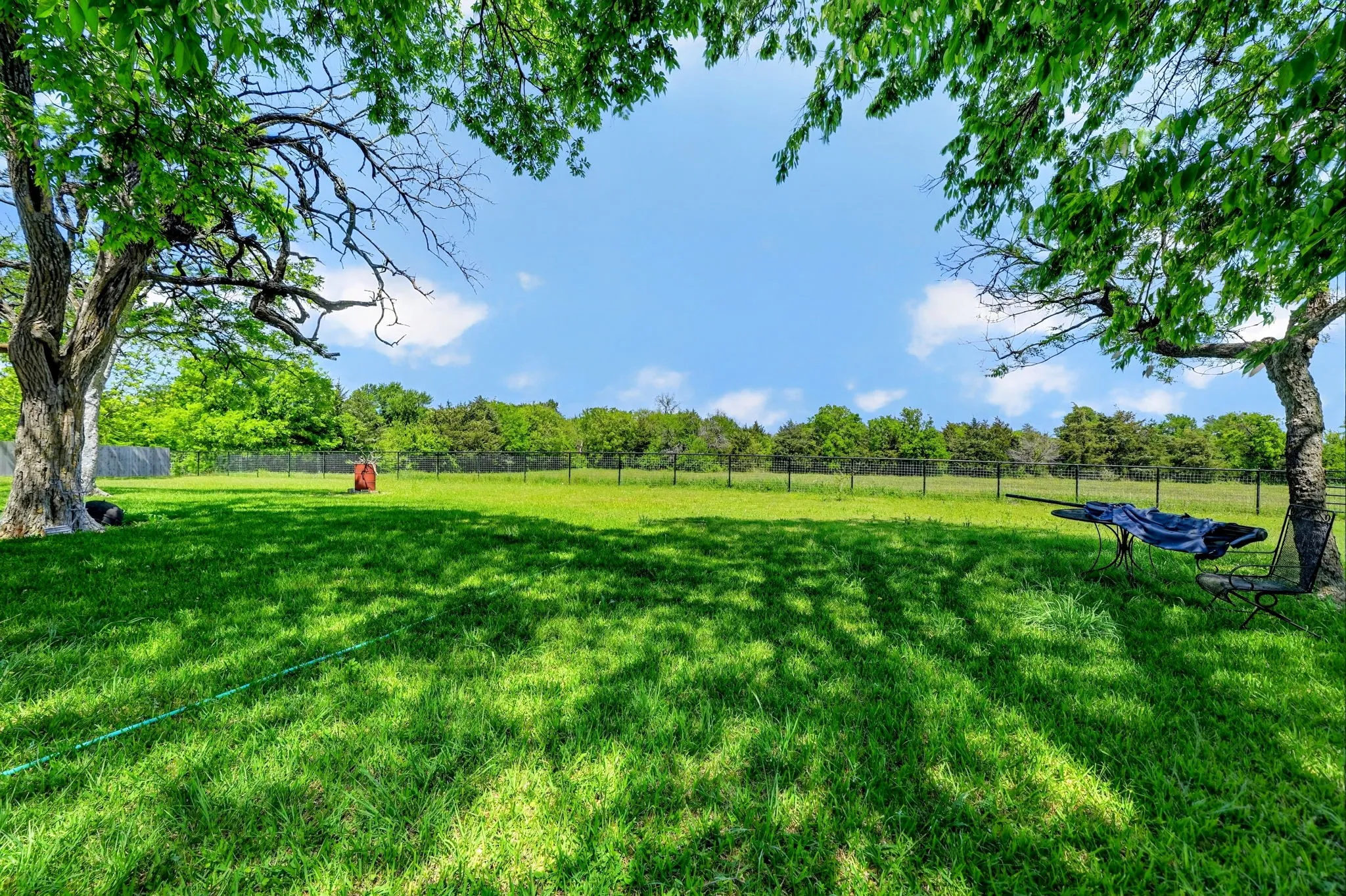 Single Family Residence For Sale in Hunt County , 858 County Road 1006, Celeste, Texas 75423, 3 Bedroom, 2 Bathroom, Garage spaces, 3,460 Sqft, built in 1995, mls#21237557, Real Estate Agent in Celeste, Homes For Sale in Hunt county, Homes For Sale in Celeste, Realtor in Celeste Texas, Real Estate Brokerage Independent Realty Texas, Luminita Cordes Realtor