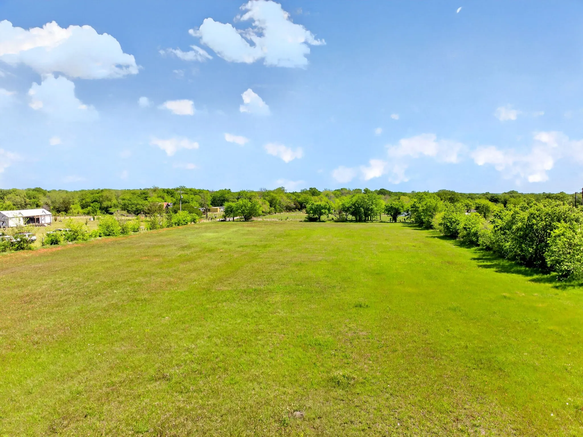 Single Family Residence For Sale in Hunt County , 858 County Road 1006, Celeste, Texas 75423, 3 Bedroom, 2 Bathroom, Garage spaces, 3,460 Sqft, built in 1995, mls#21237557, Real Estate Agent in Celeste, Homes For Sale in Hunt county, Homes For Sale in Celeste, Realtor in Celeste Texas, Real Estate Brokerage Independent Realty Texas, Luminita Cordes Realtor
