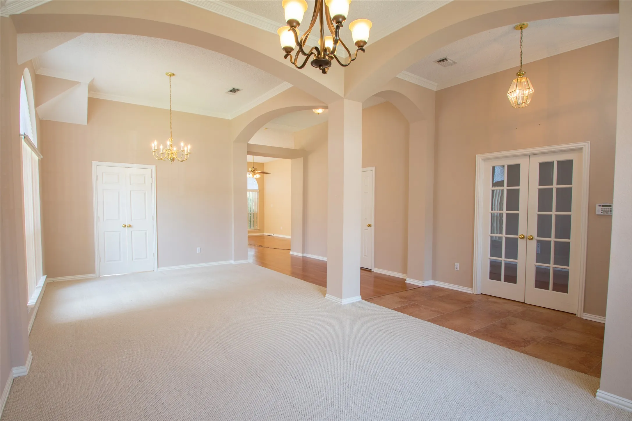 Single Family Residence For Rent in Tarrant County , 5809 Coldsworth Court, Arlington, Texas 76018, 3 Bedrooms, 2 Bathrooms, 2 Garage spaces, 1,990 Sqft, built in 1994, Preowned, Price $2,450, mls#21237761, Real Estate Agent in Arlington, Homes For Rent in Tarrant county, Homes For Rent in Arlington, Realtor in Arlington Texas, Real Estate Brokerage Independent Realty Texas, Luminita Cordes Realtor
