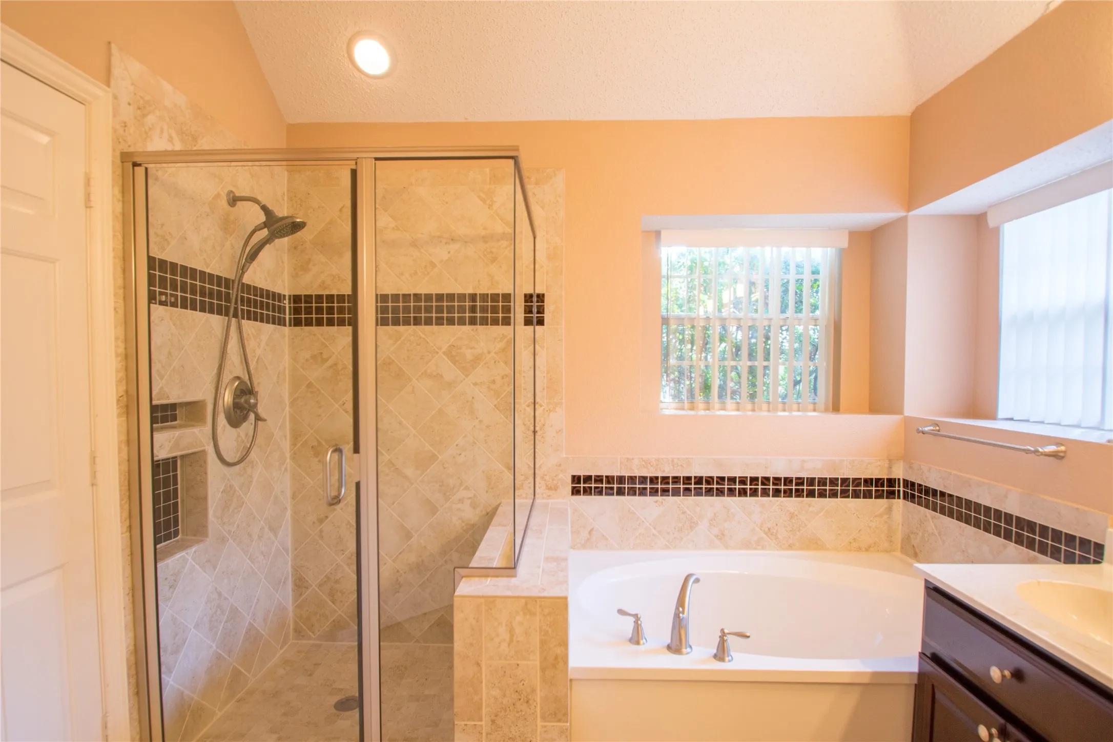 Single Family Residence For Rent in Tarrant County , 5809 Coldsworth Court, Arlington, Texas 76018, 3 Bedrooms, 2 Bathrooms, 2 Garage spaces, 1,990 Sqft, built in 1994, Preowned, Price $2,450, mls#21237761, Real Estate Agent in Arlington, Homes For Rent in Tarrant county, Homes For Rent in Arlington, Realtor in Arlington Texas, Real Estate Brokerage Independent Realty Texas, Luminita Cordes Realtor